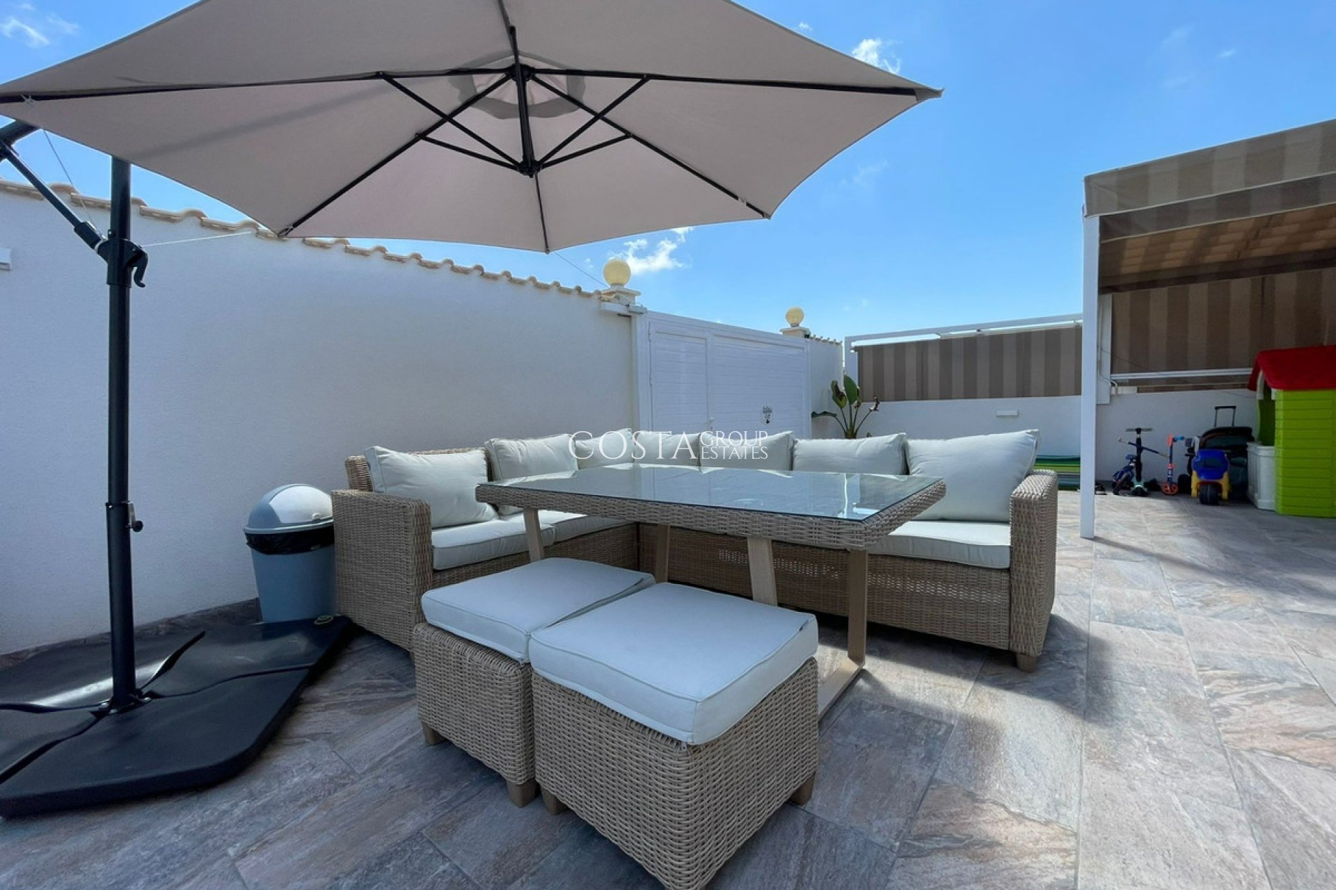 Resale - House -
Orihuela - Orihuela Costa