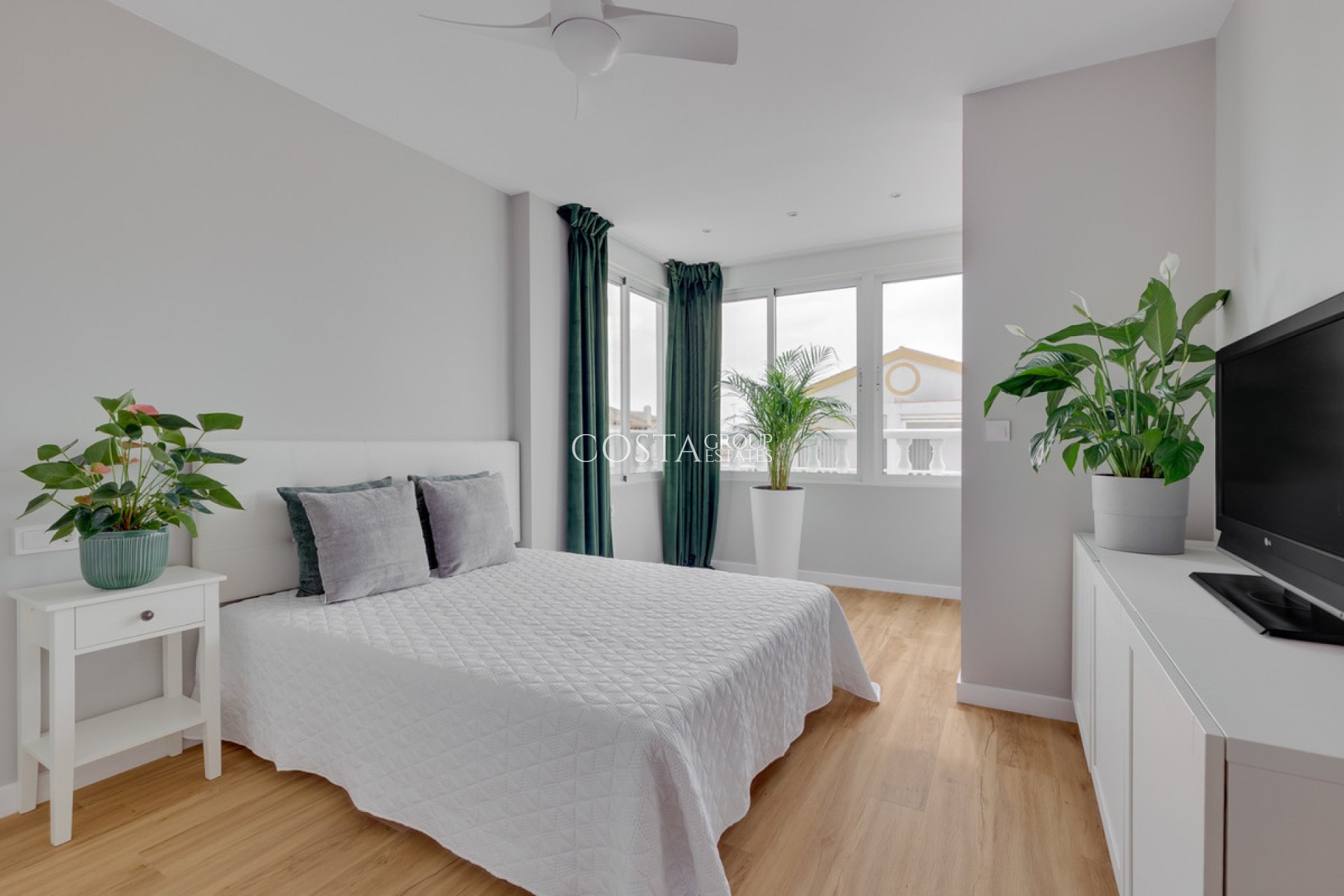 Resale - House -
Orihuela - Orihuela Costa