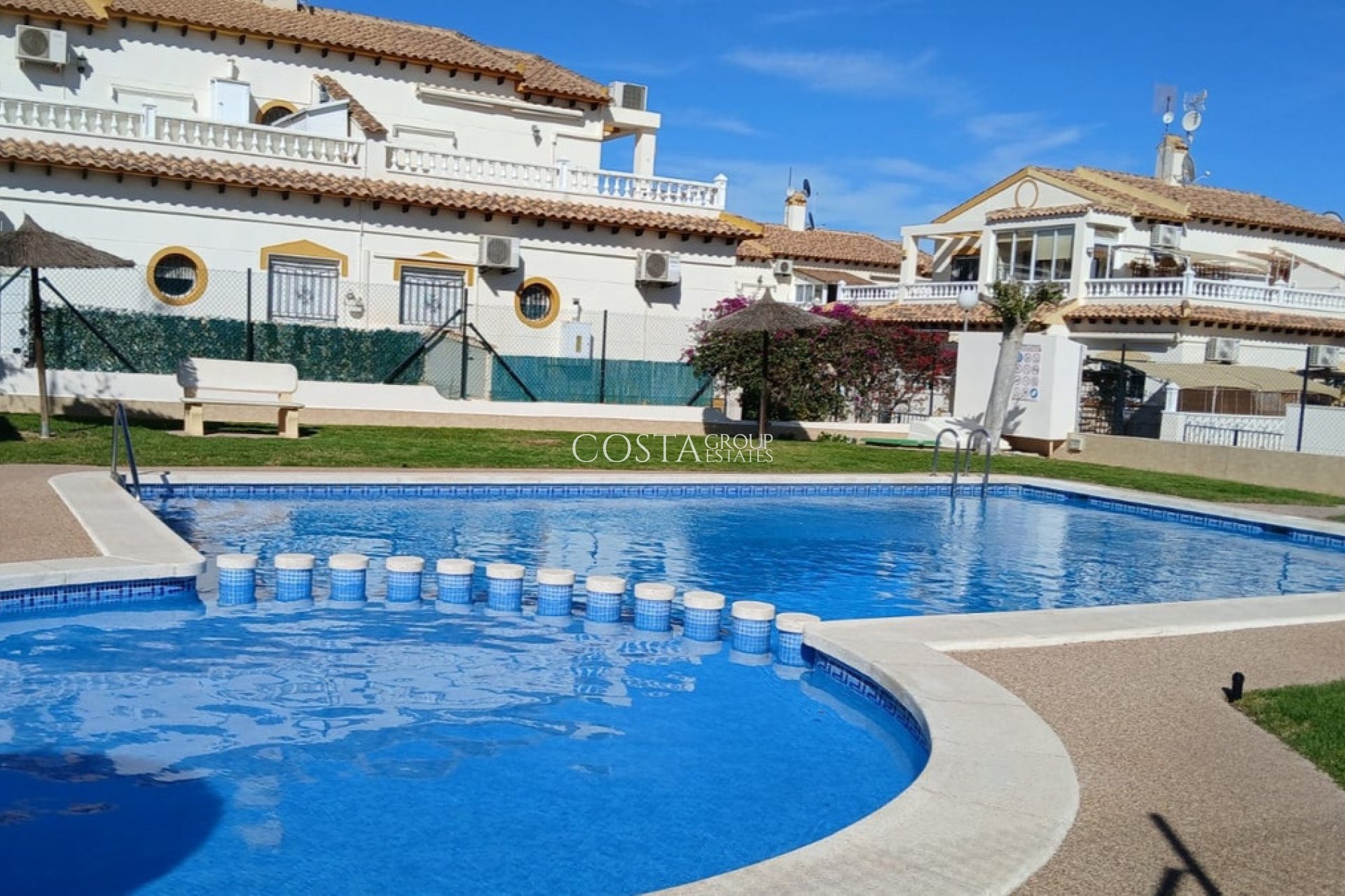 Resale - House -
Orihuela - Orihuela Costa