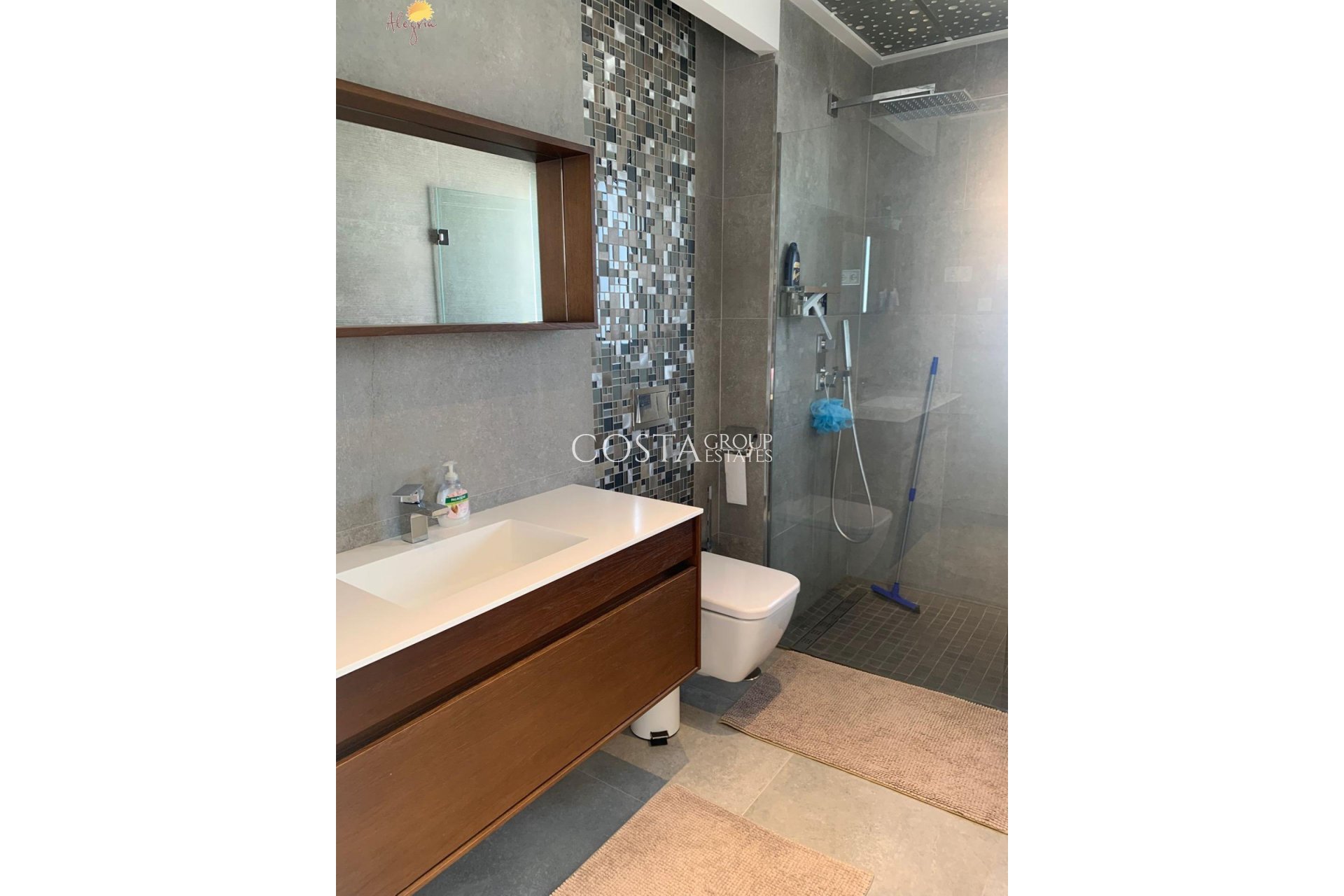 Resale - House -
Orihuela - Orihuela Costa