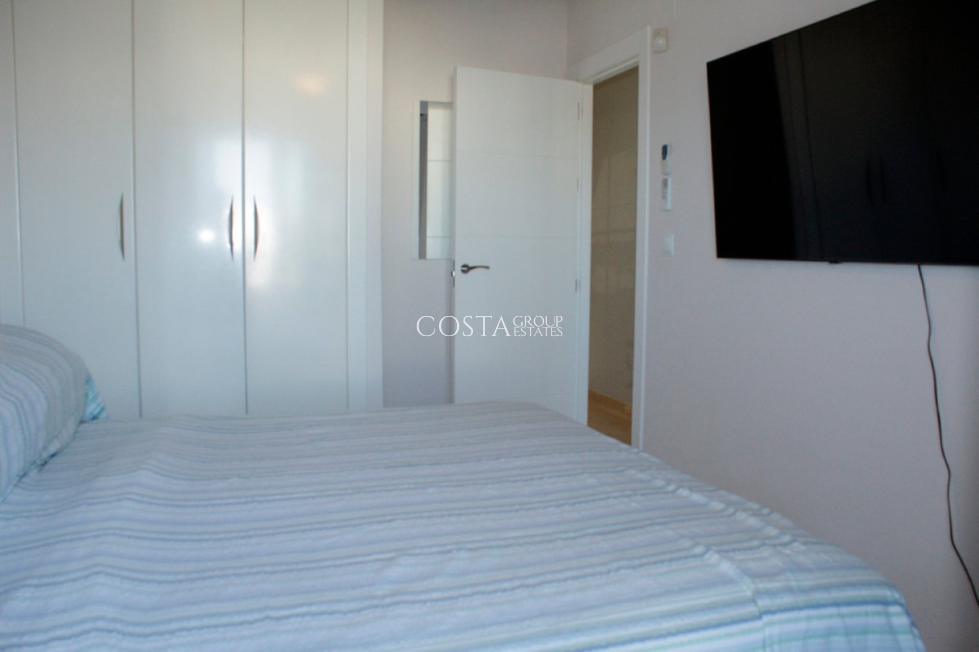 Resale - House -
Orihuela - Orihuela Costa