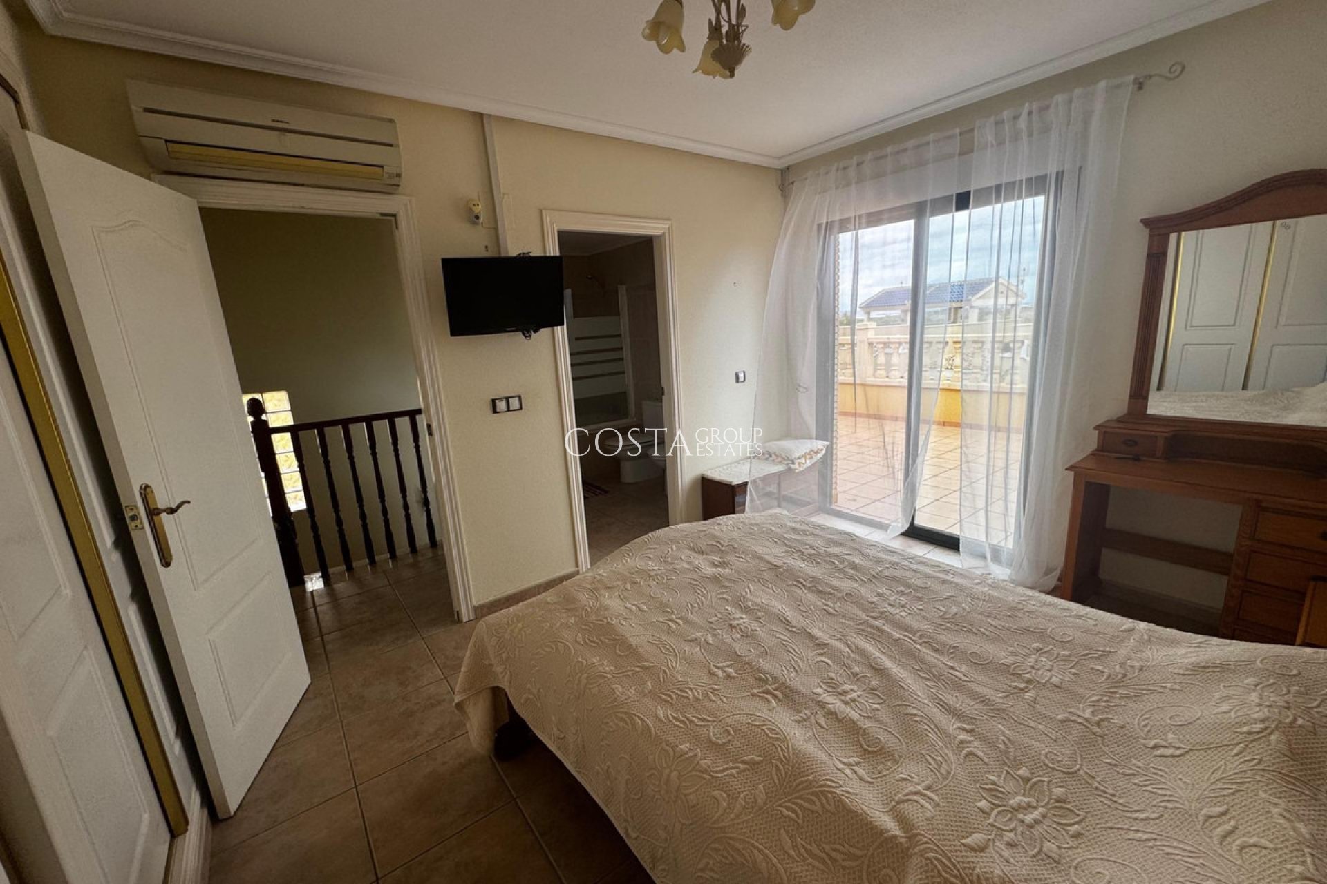 Resale - House -
Orihuela - Orihuela Costa