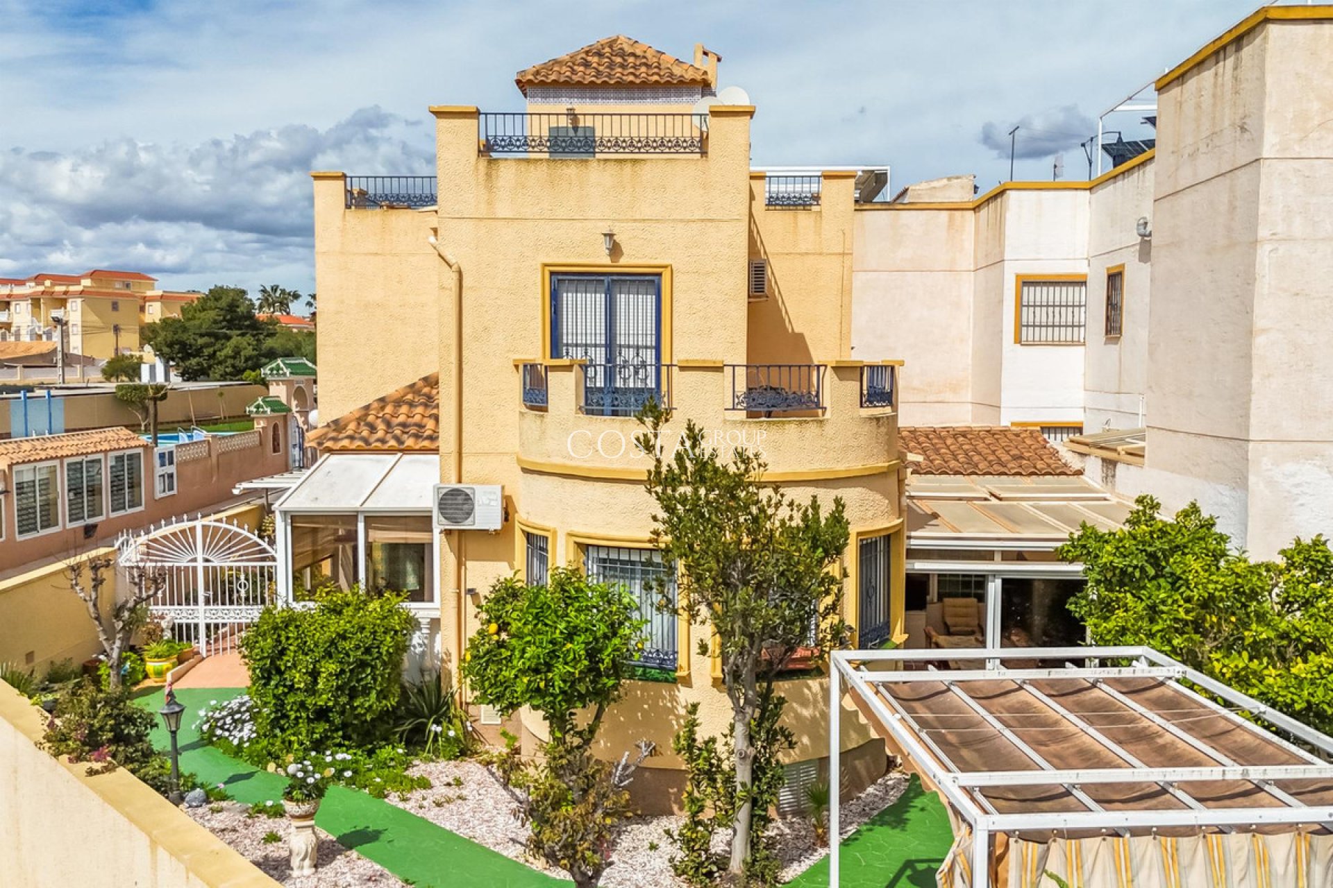 Resale - House -
Orihuela - Orihuela Costa