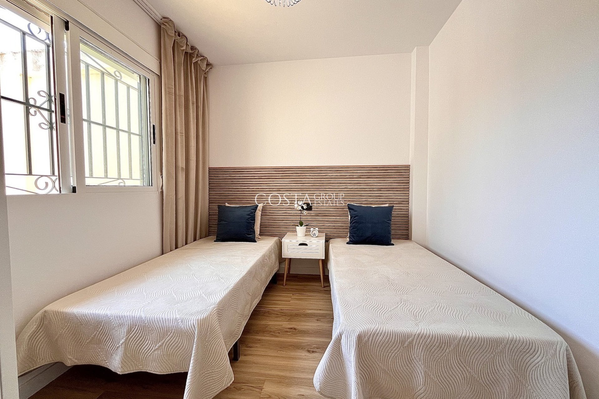 Resale - House -
Orihuela - Playa Flamenca