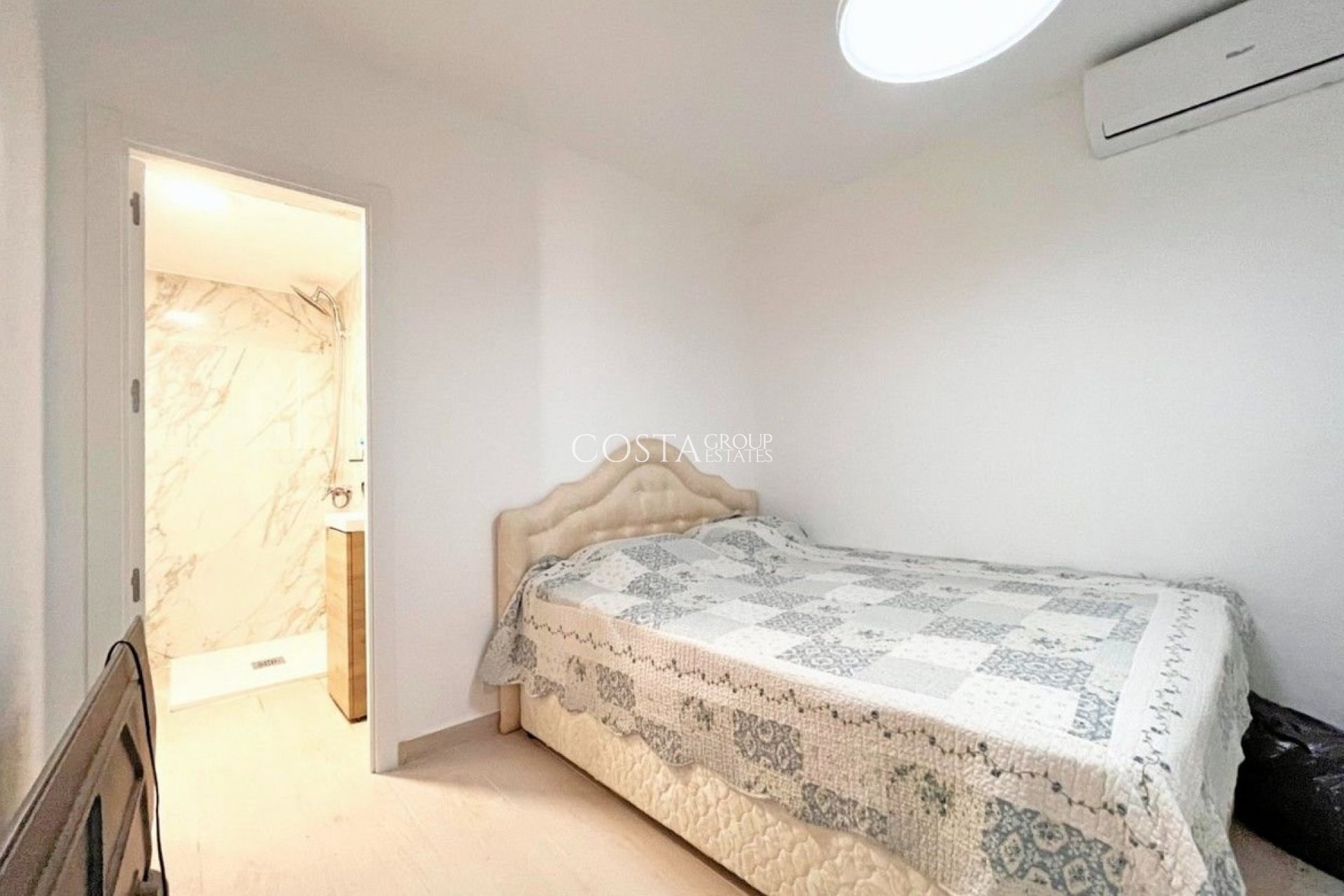 Resale - House -
Orihuela - Playa Flamenca