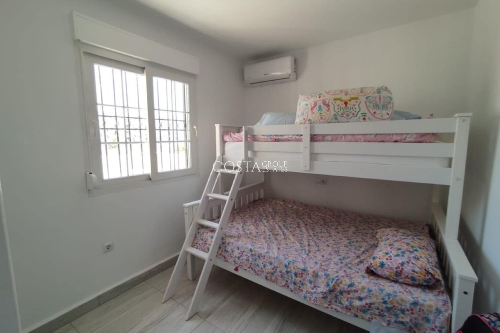 Resale - House -
Orihuela - Playa Flamenca