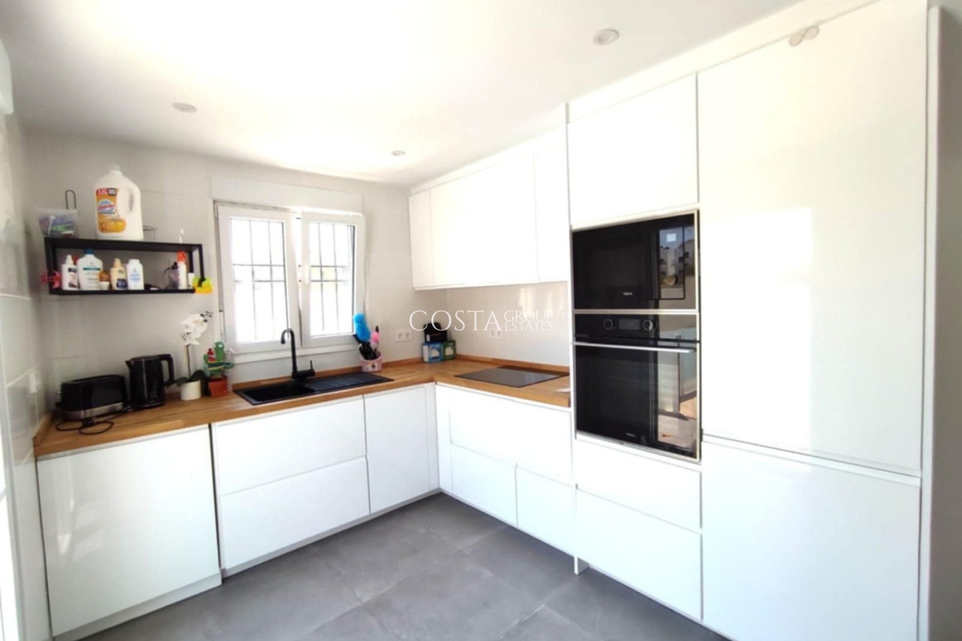 Resale - House -
Orihuela - Playa Flamenca