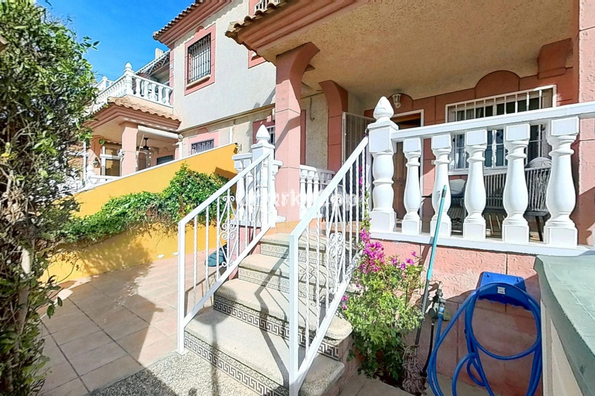 Resale - House -
Orihuela - Playa Flamenca