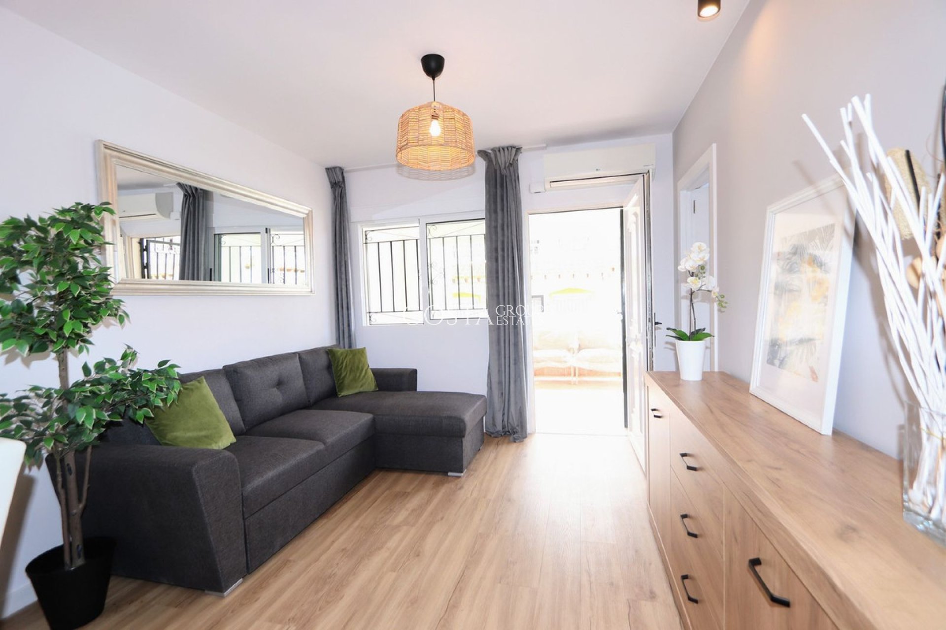 Resale - House -
Orihuela - Punta Prima