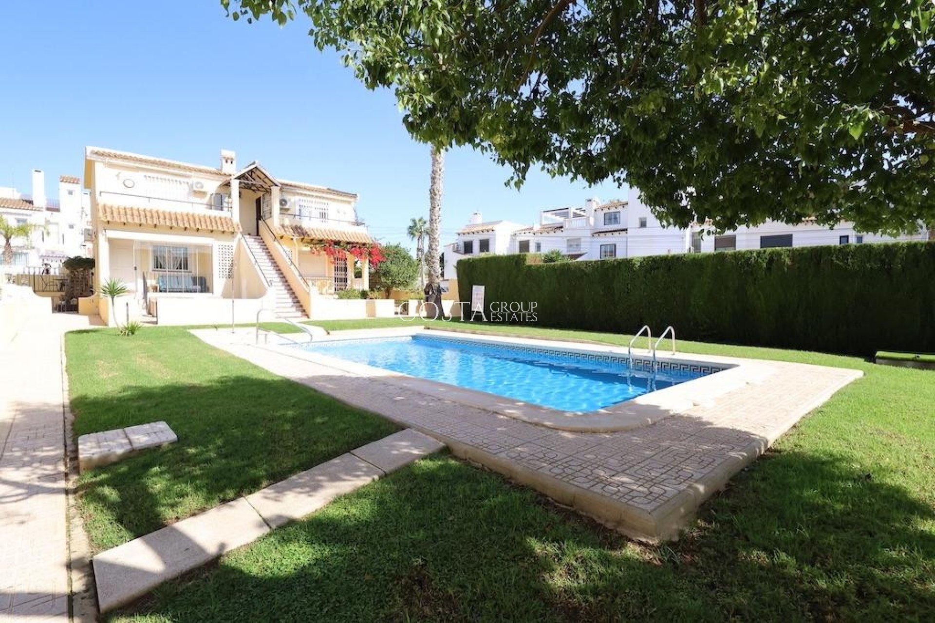 Resale - House -
Orihuela - Villamartin