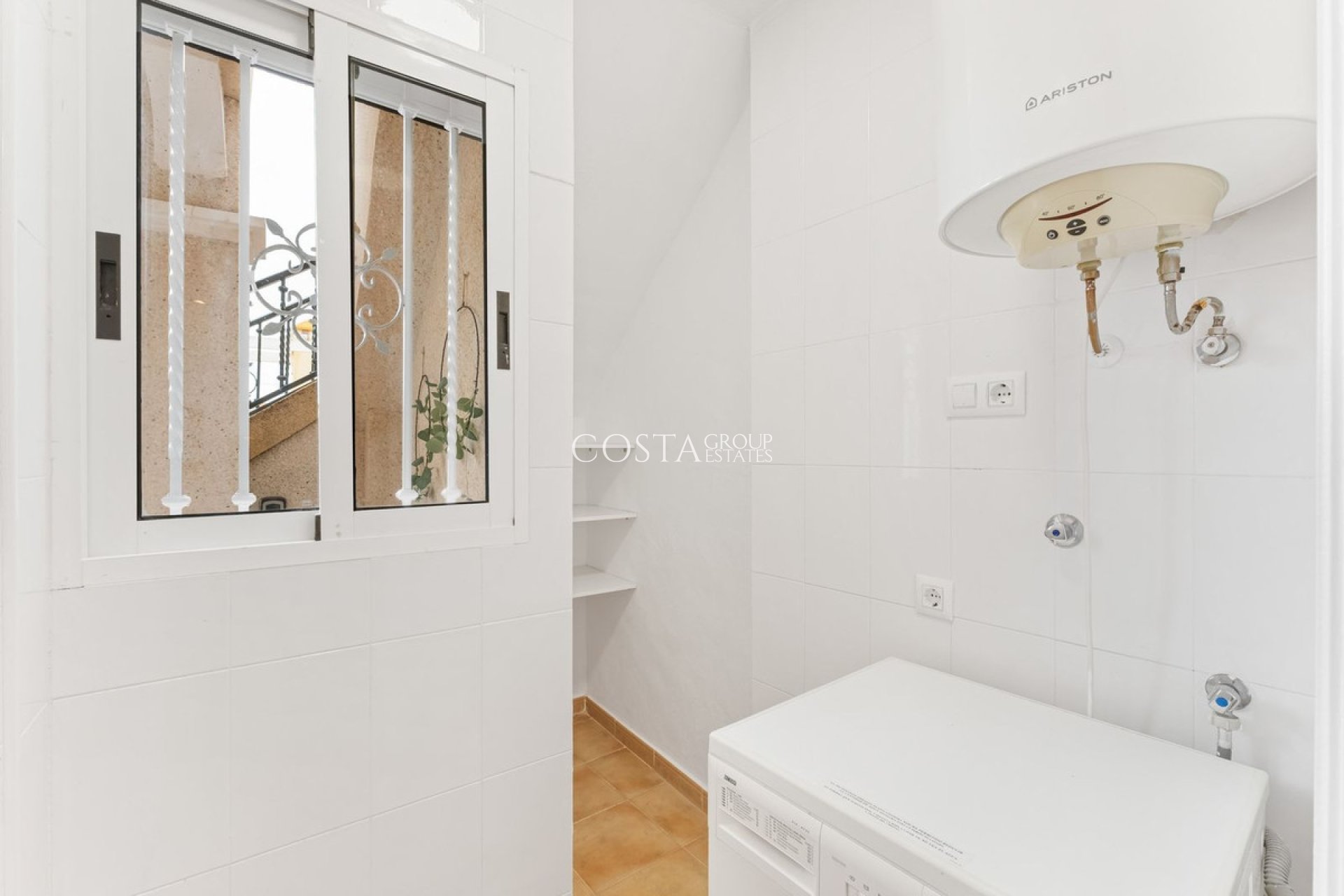 Resale - House -
Orihuela - Villamartin