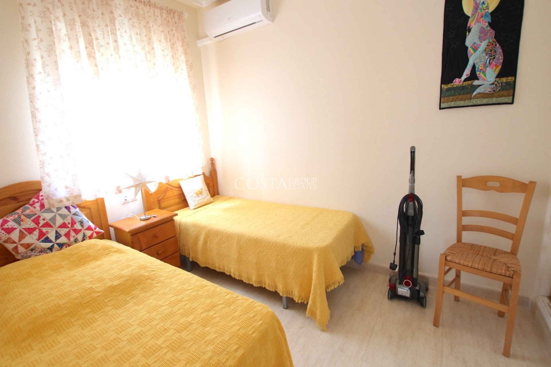 Resale - House -
Orihuela - Villamartin