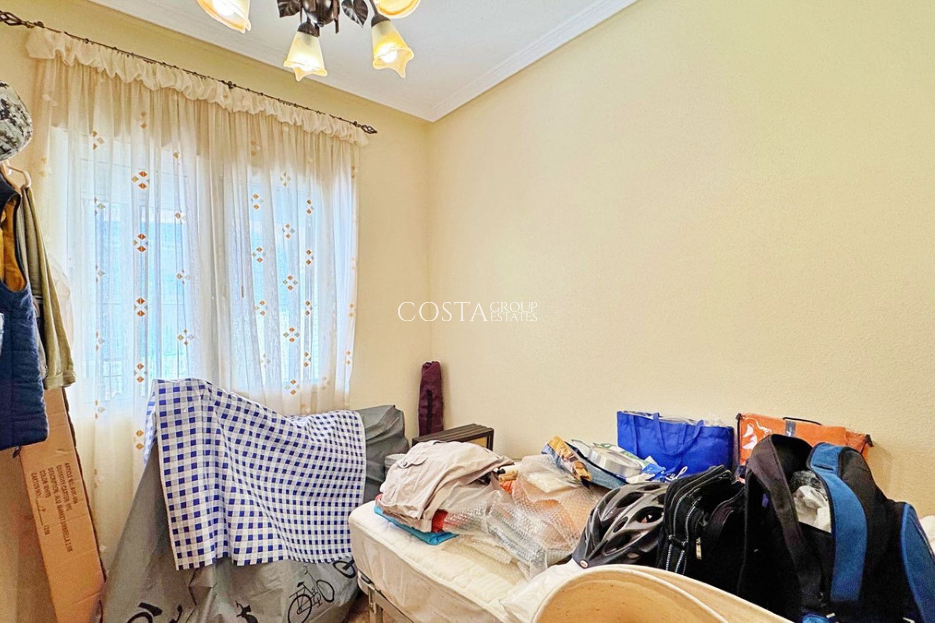 Resale - House -
Orihuela - Villamartin