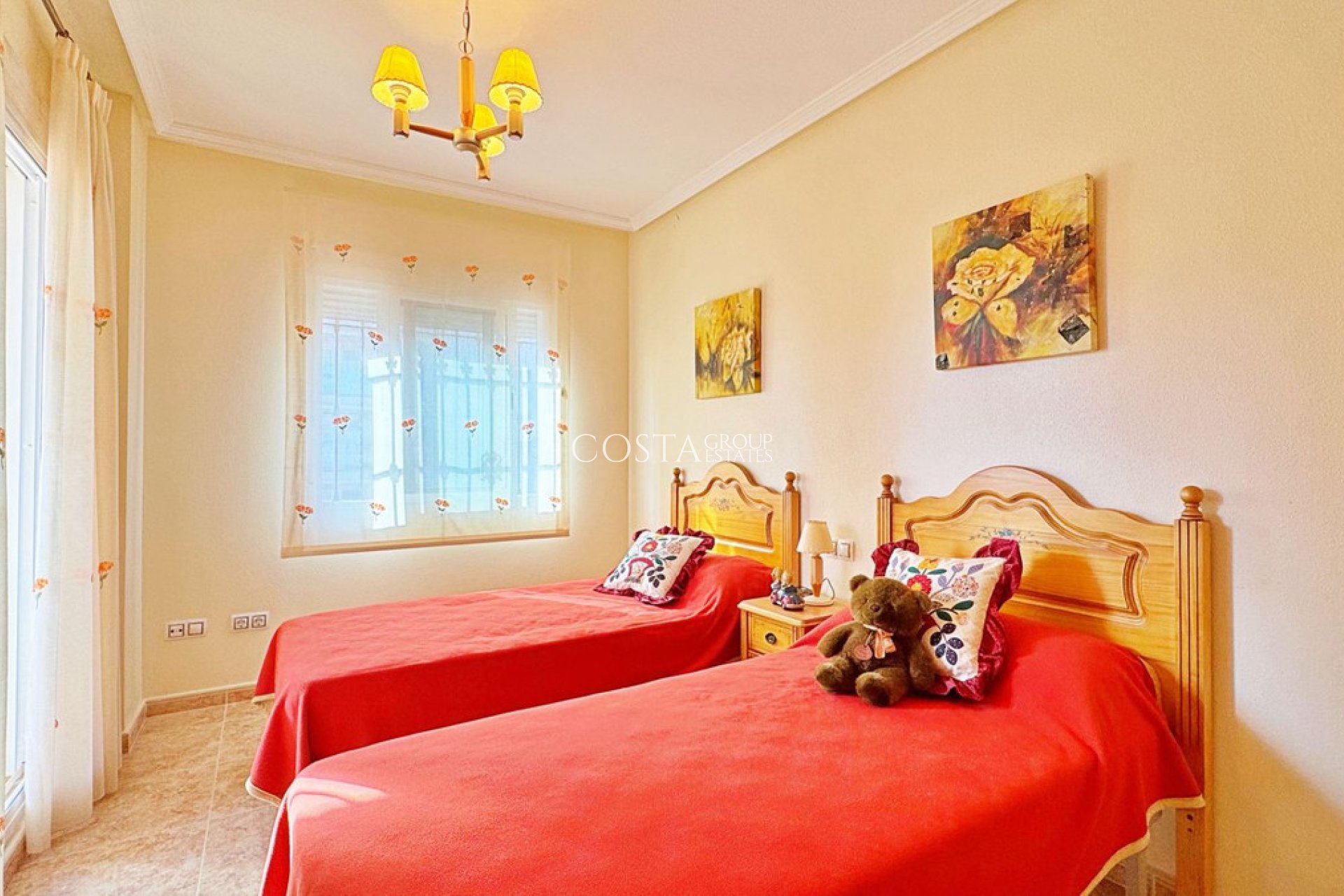 Resale - House -
Orihuela - Villamartin