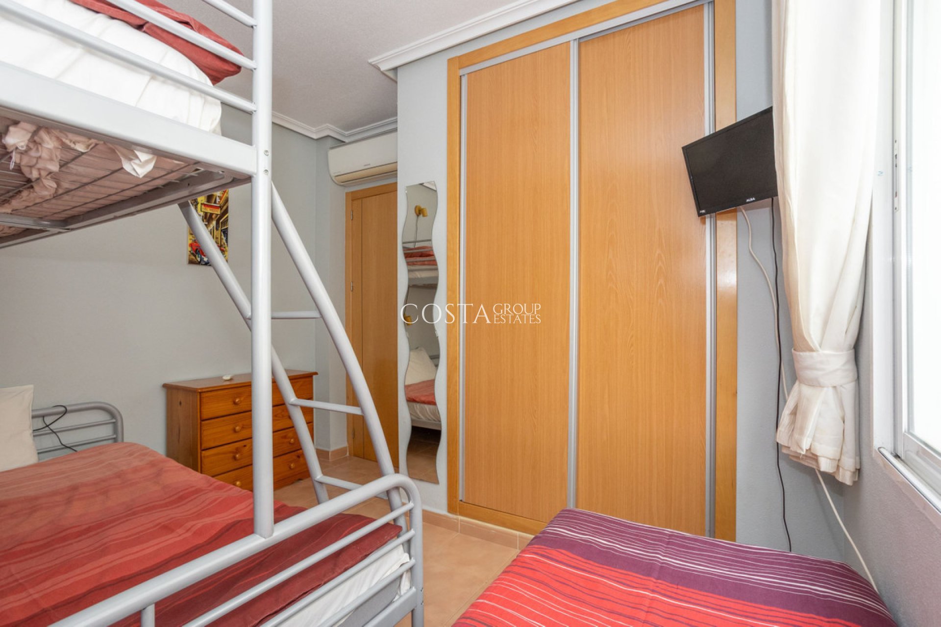 Resale - House -
Orihuela - Villamartin