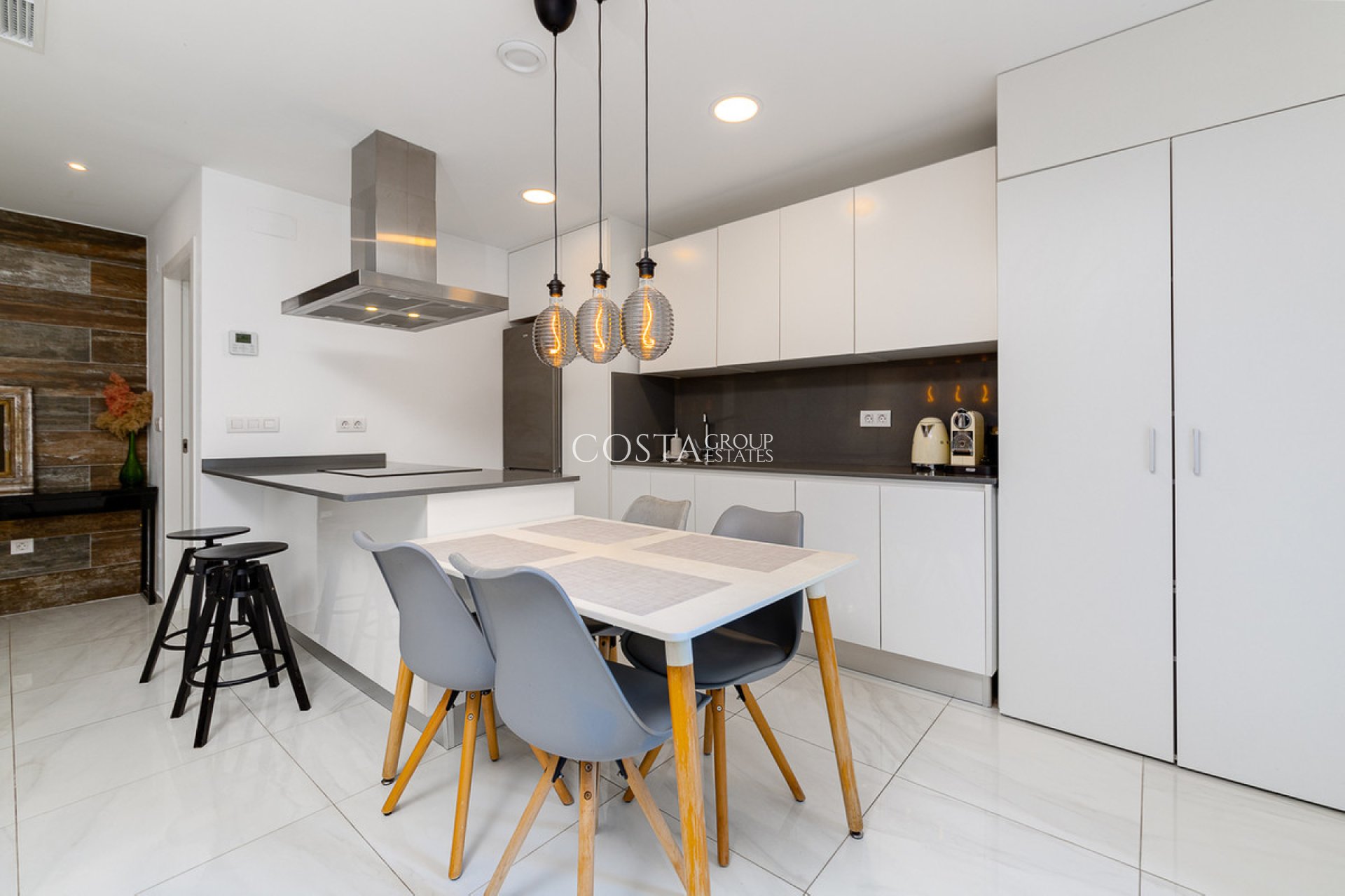 Resale - House -
Orihuela - Villamartin