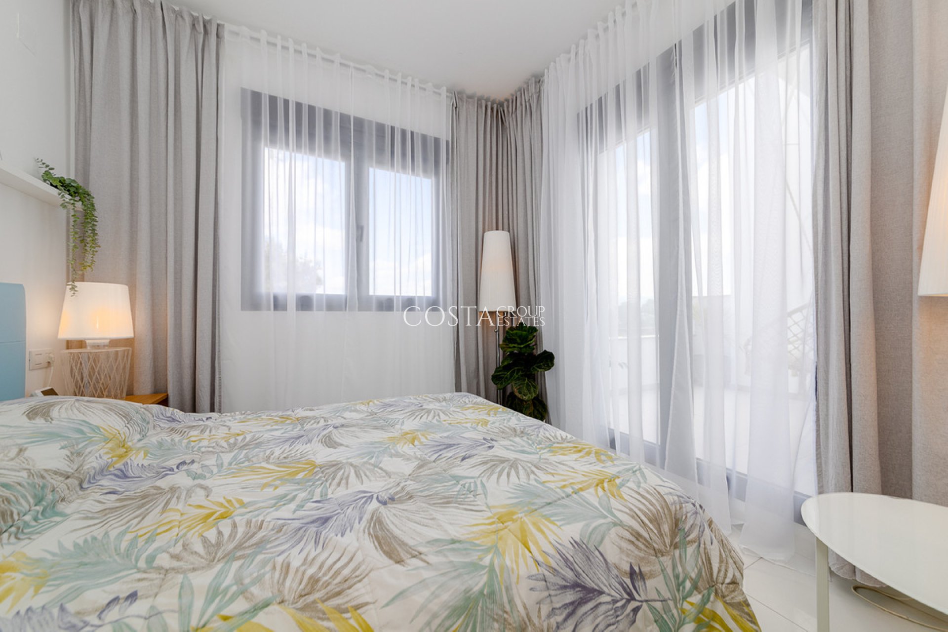 Resale - House -
Orihuela - Villamartin