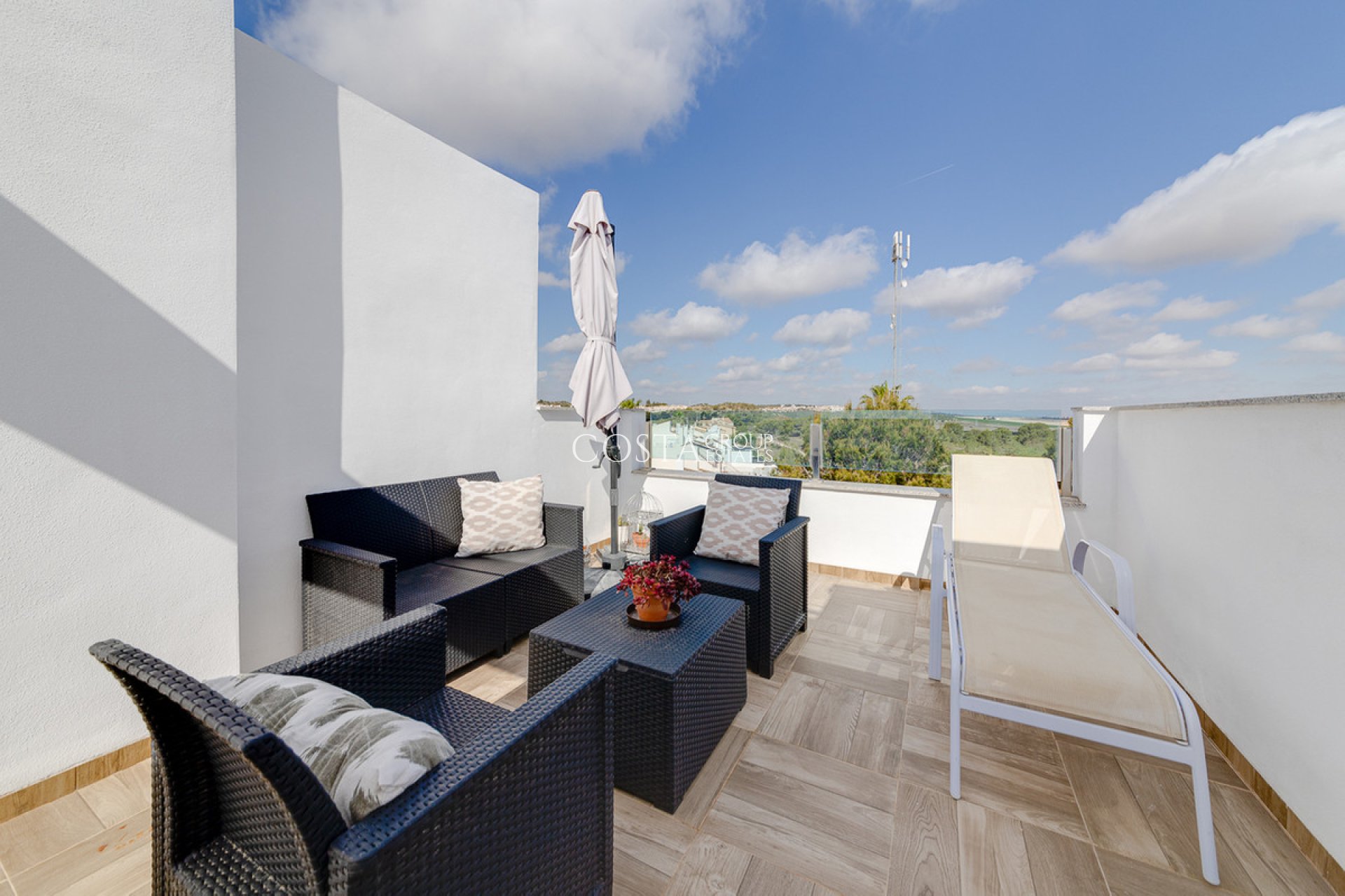 Resale - House -
Orihuela - Villamartin