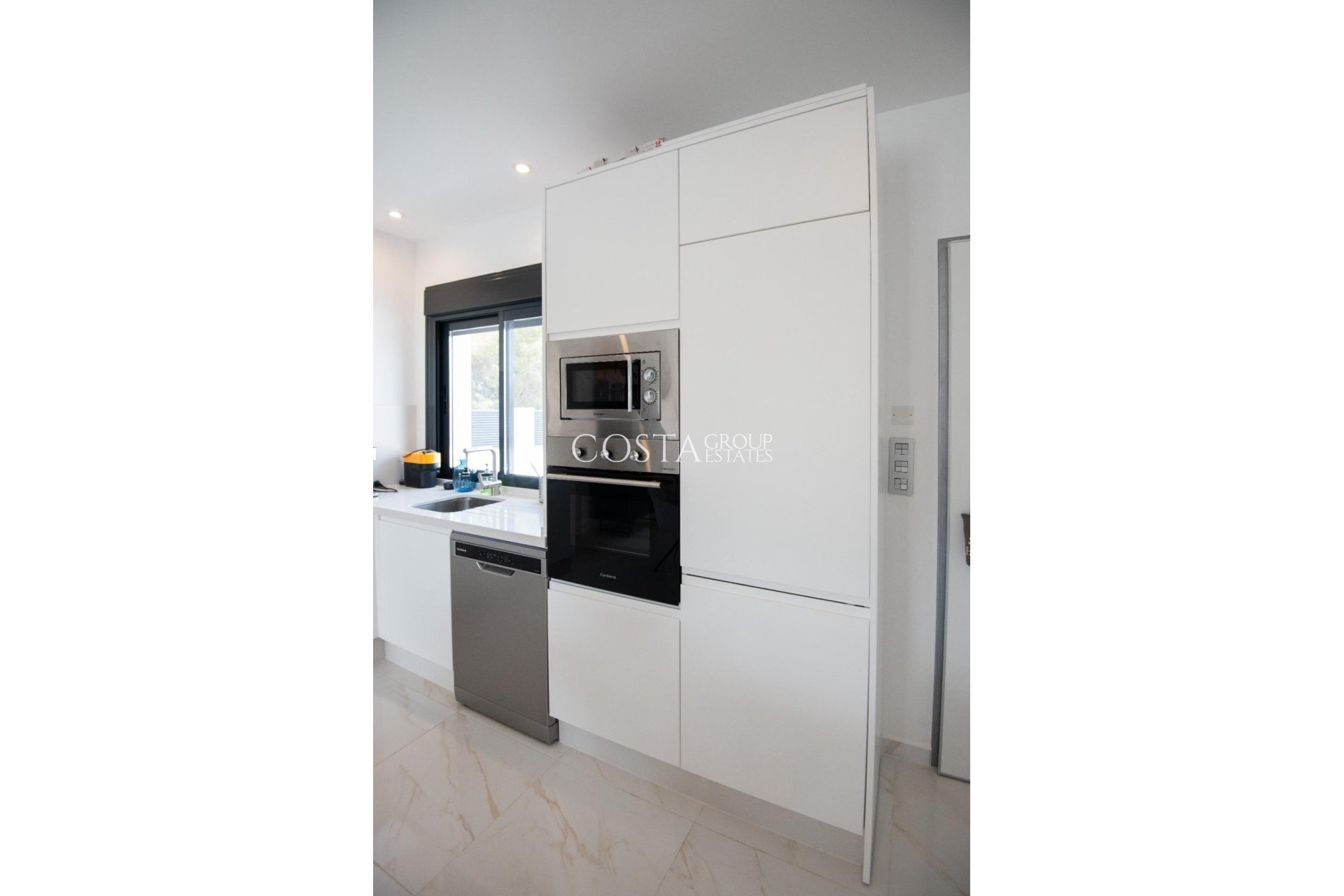 Resale - House -
Pilar de la Horadada - Pinar de Campoverde