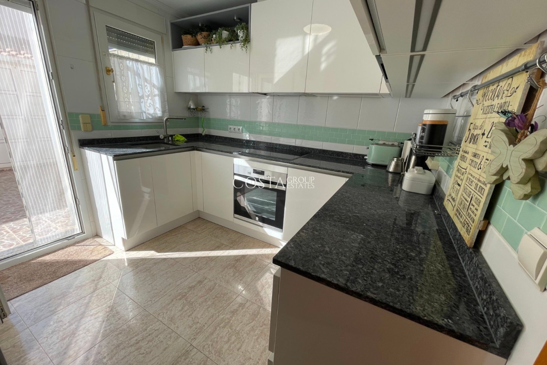 Resale - House -
Pilar de la Horadada - Torre De La Horadada