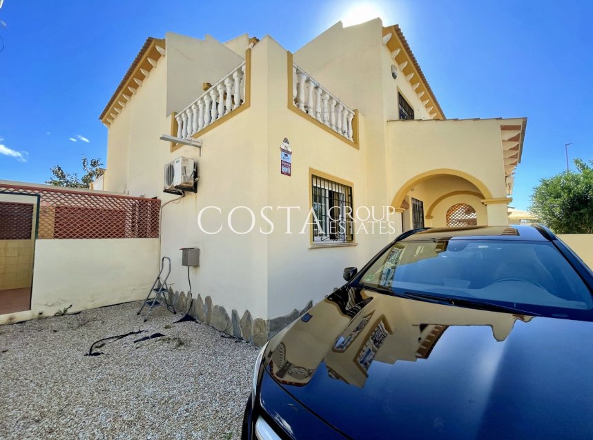 Resale - House -
Pilar de la Horadada