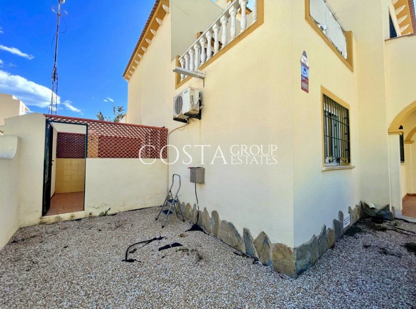 Resale - House -
Pilar de la Horadada