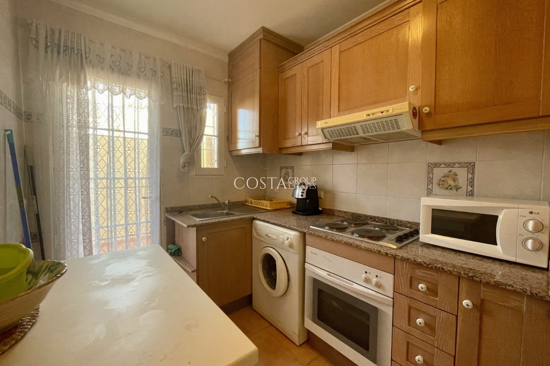 Resale - House -
Pilar de la Horadada