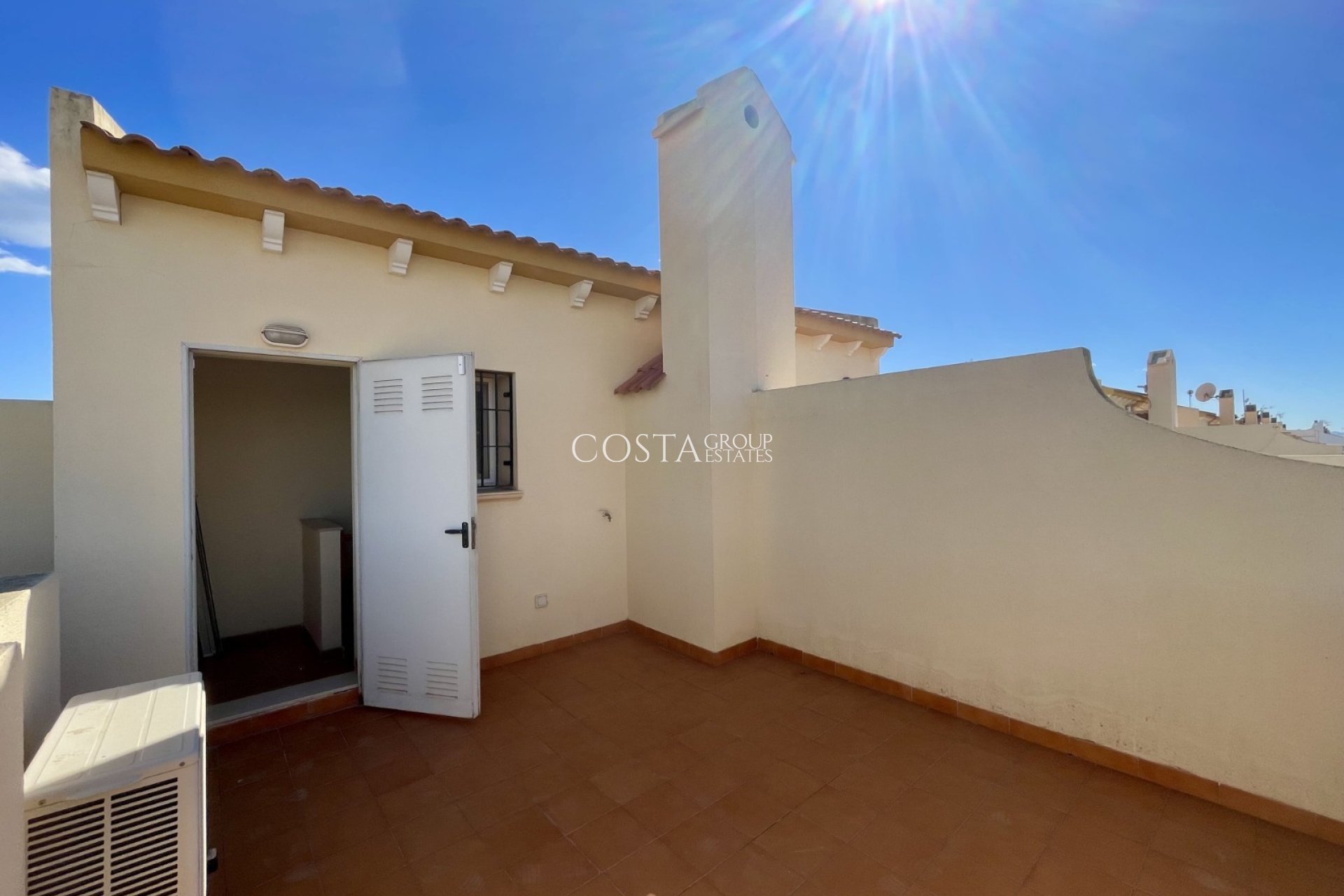 Resale - House -
Pilar de la Horadada