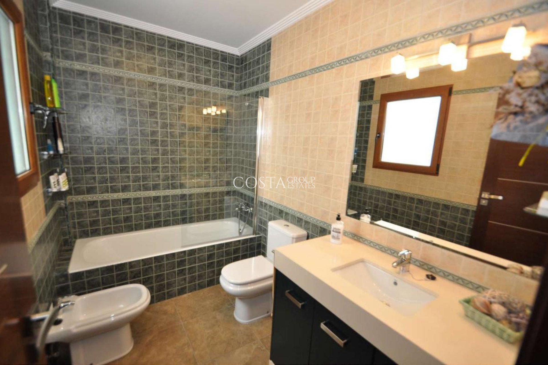 Resale - House -
Pinoso - Pinoso Centro