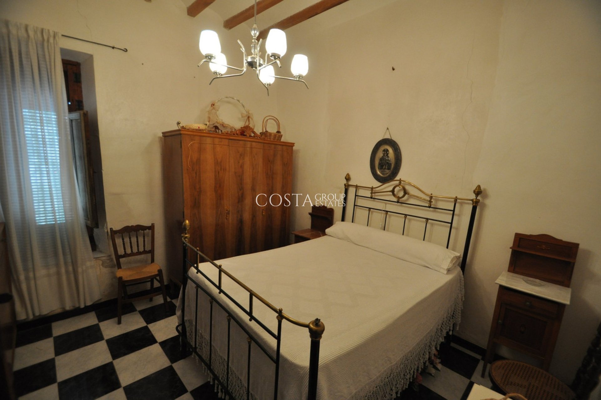 Resale - House -
Pinoso - Pinoso Centro