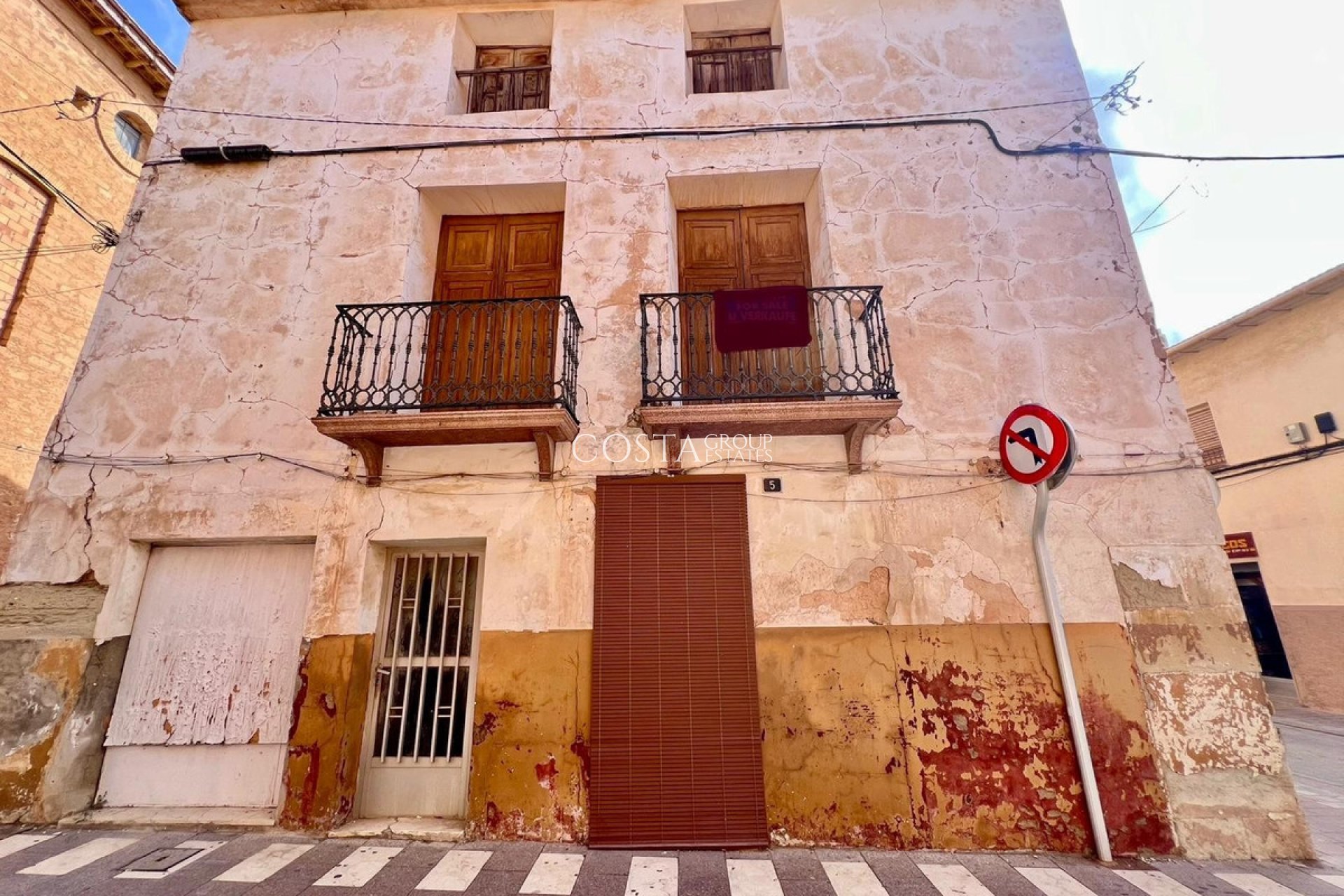 Resale - House -
Pinoso - Pinoso Centro