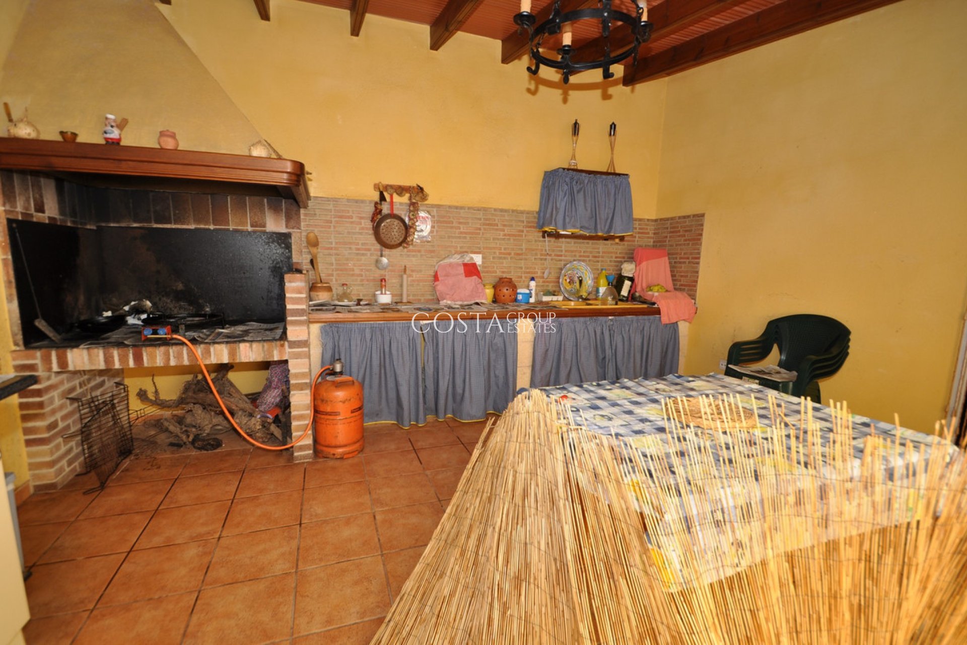 Resale - House -
Pinoso - Pinoso Centro