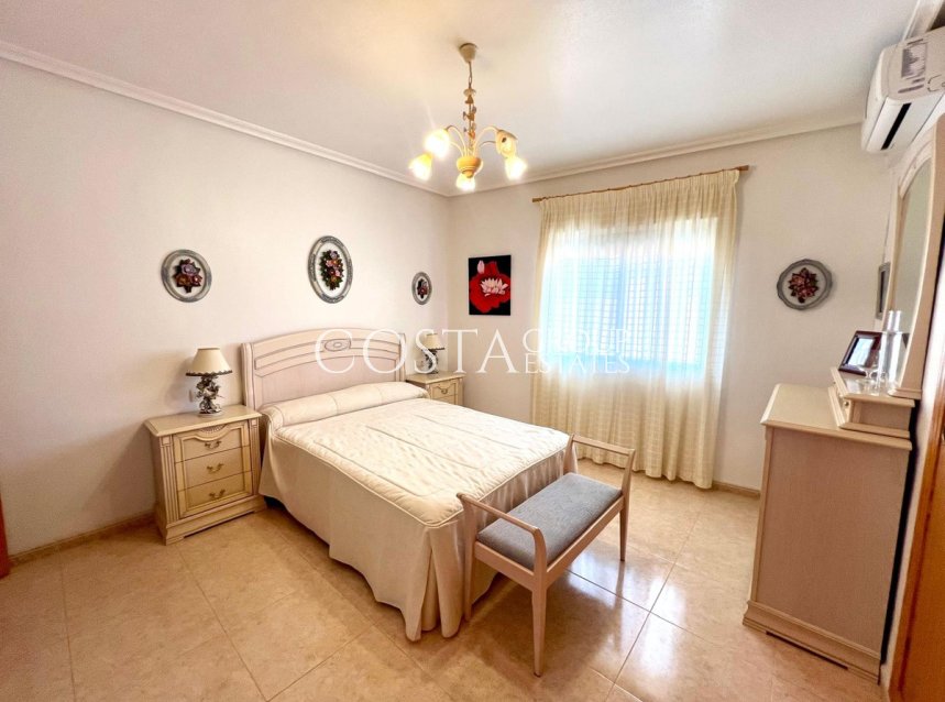 Resale - House -
Pinoso - Pinoso Centro