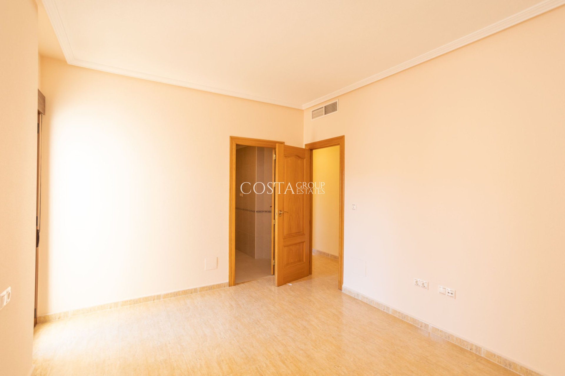 Resale - House -
San Miguel de Salinas - San Miguel de Salinas Centro