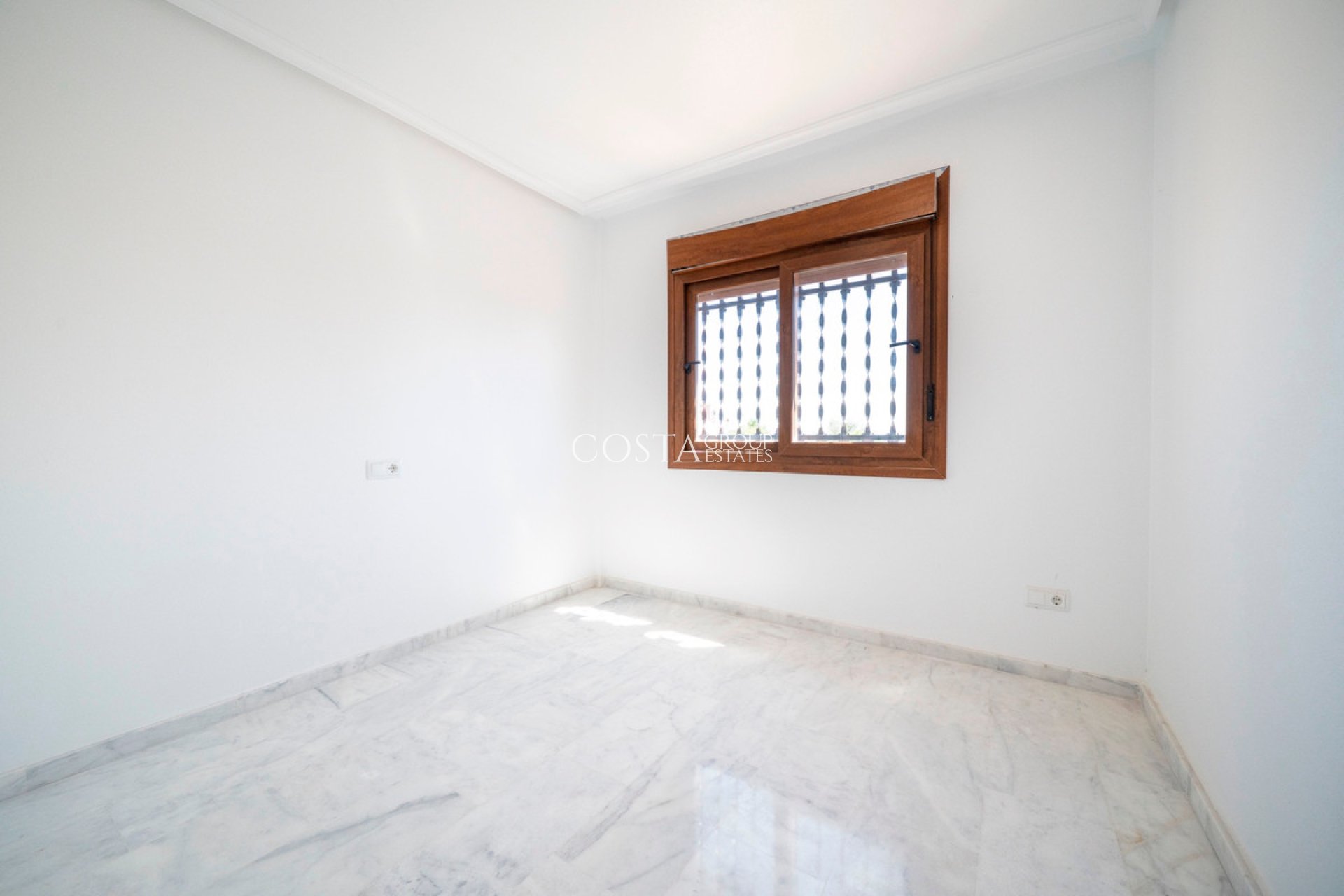 Resale - House -
San Miguel de Salinas - San Miguel