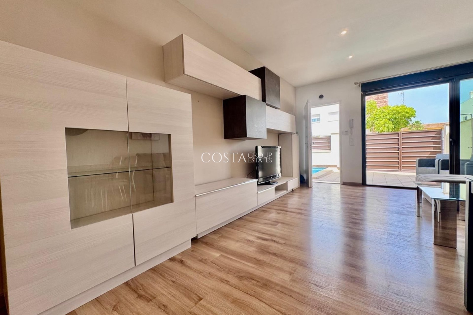 Resale - House -
San Pedro del Pinatar - Lo Pagan