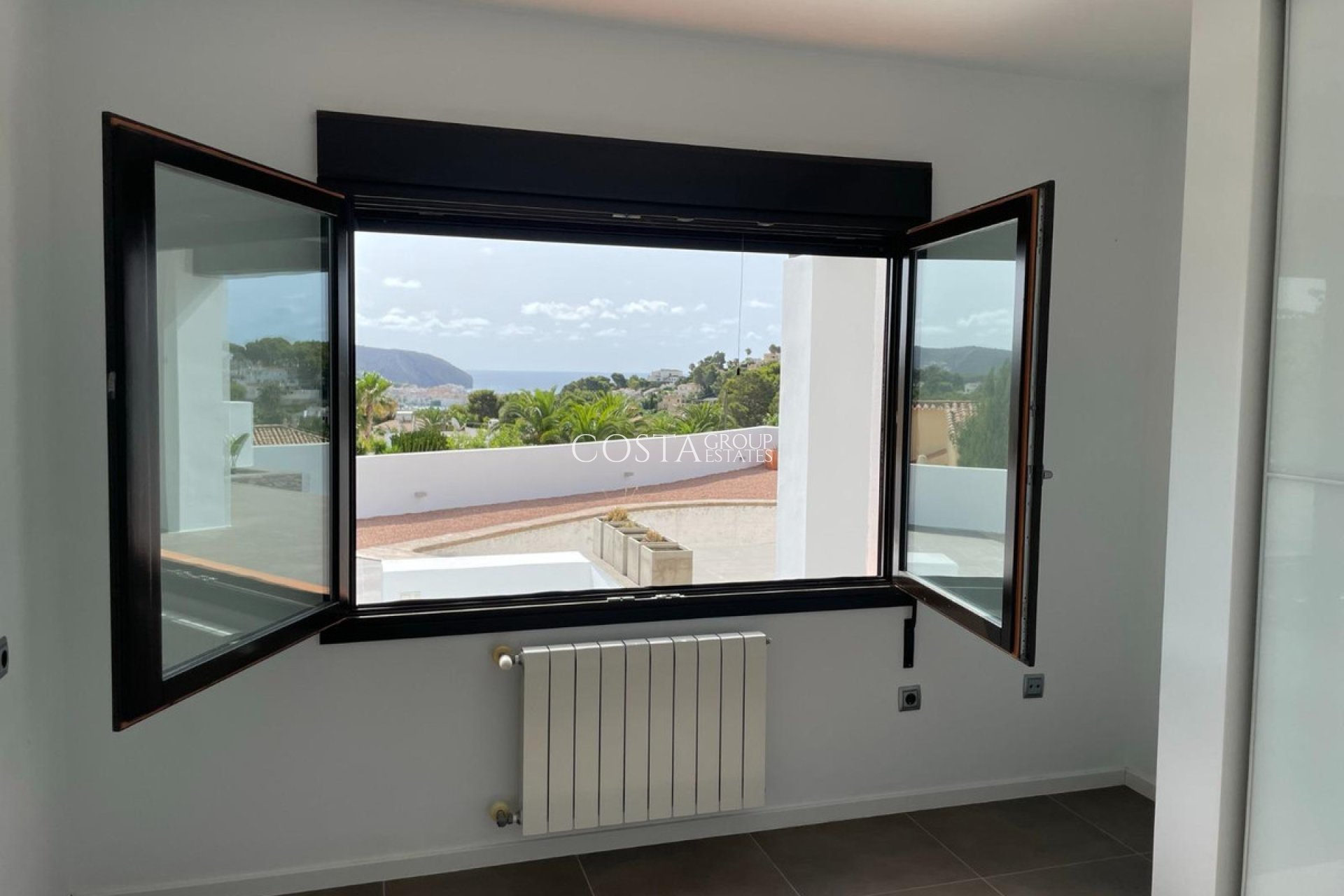 Resale - House -
Teulada - Moraira