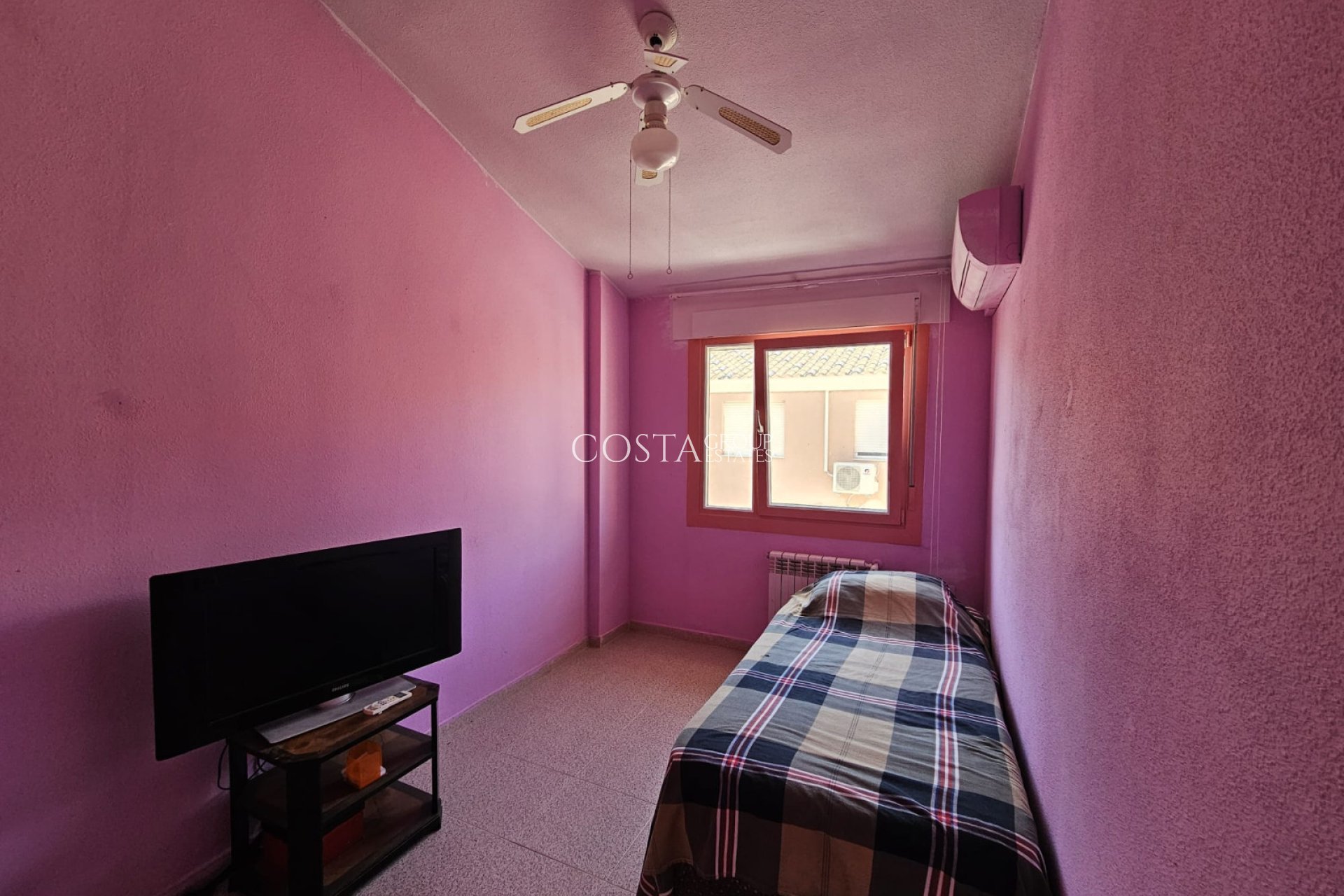 Resale - House -
Torre de la Horadada