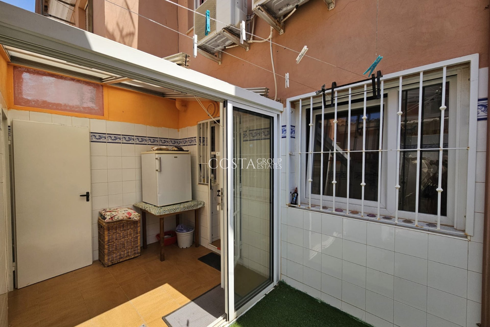 Resale - House -
Torre de la Horadada