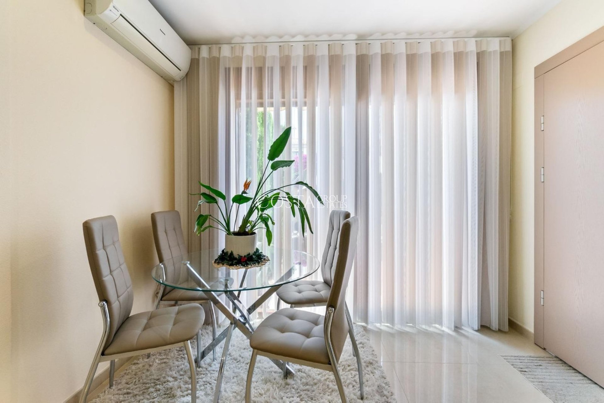 Resale - House -
Torrevieja - Aguas Nuevas