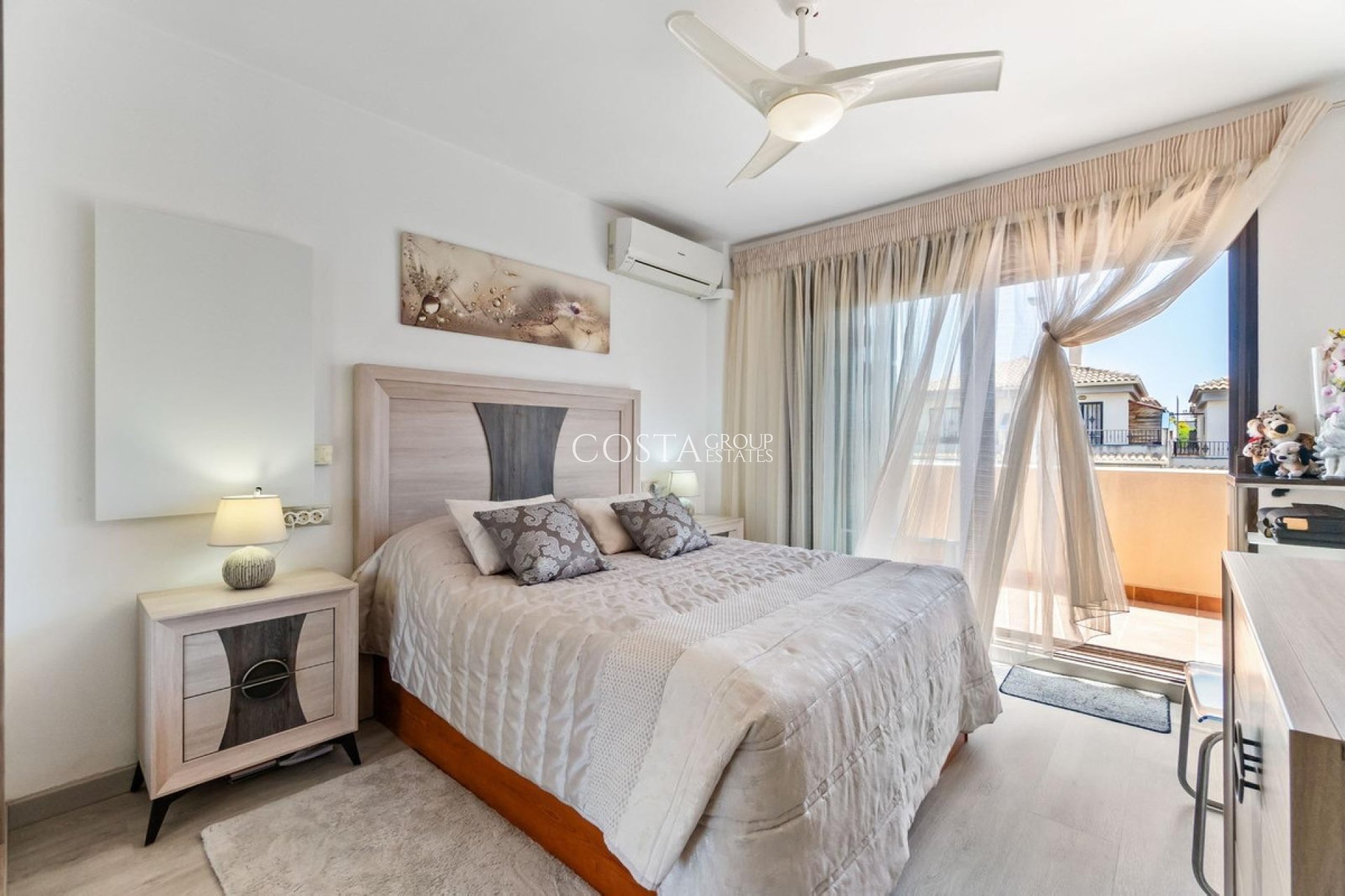 Resale - House -
Torrevieja - Aguas Nuevas