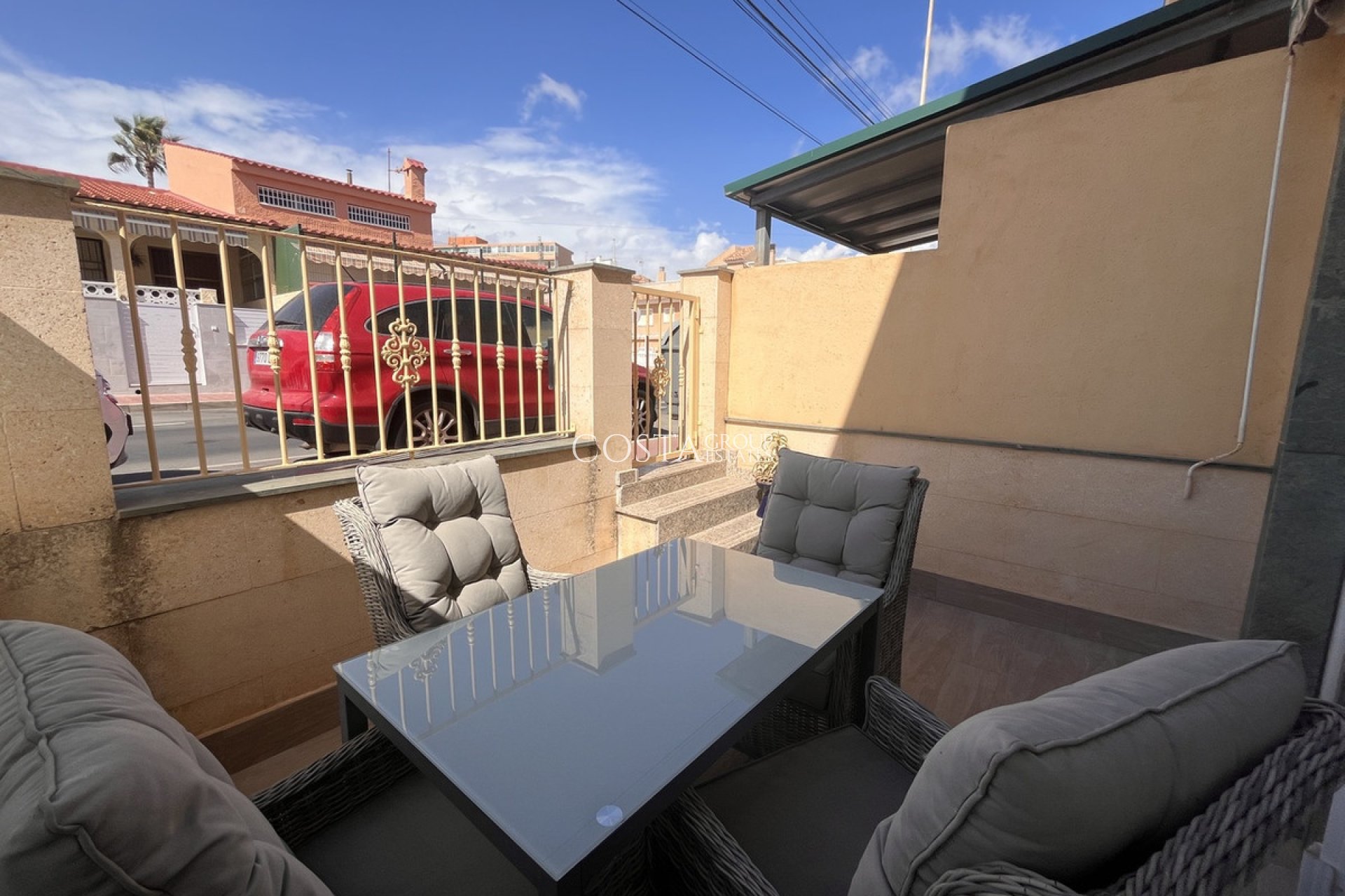 Resale - House -
Torrevieja - La Mata