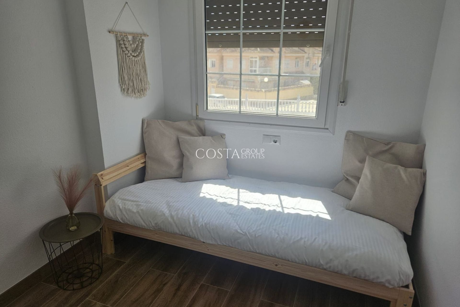 Resale - House -
Torrevieja - La Mata