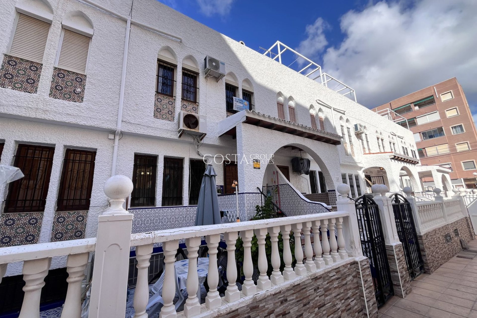 Resale - House -
Torrevieja - La Mata