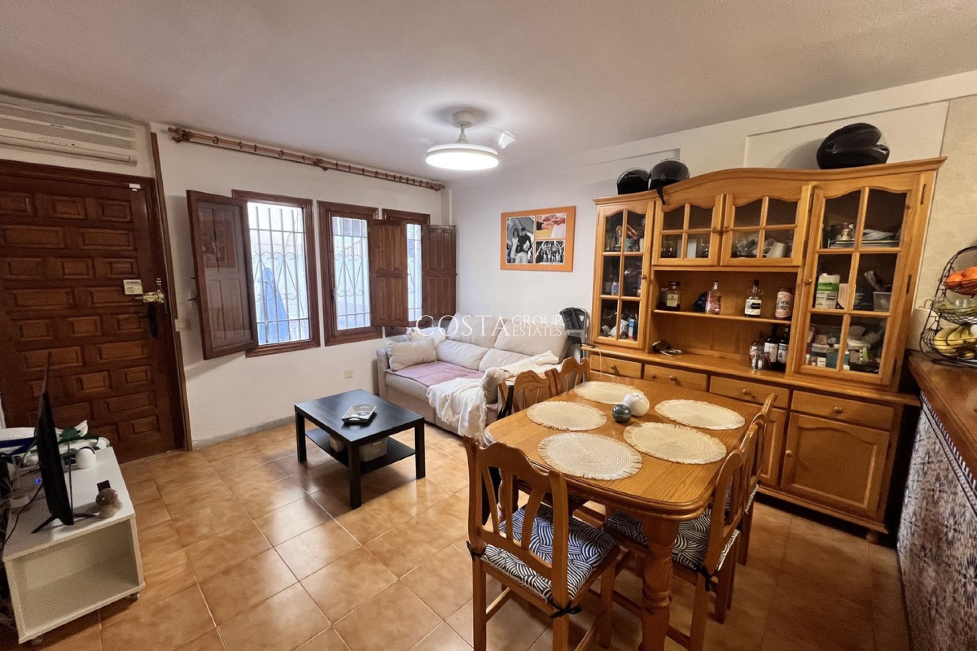Resale - House -
Torrevieja - La Mata