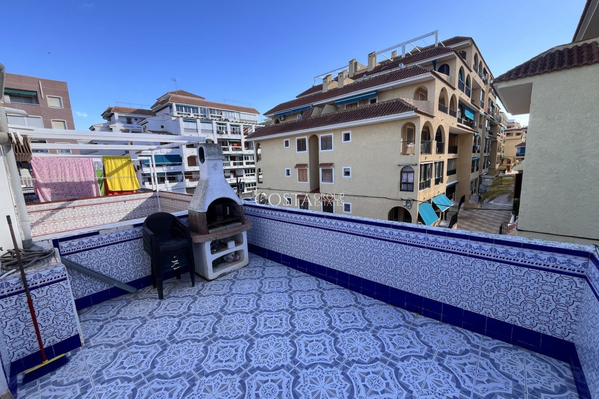 Resale - House -
Torrevieja - La Mata