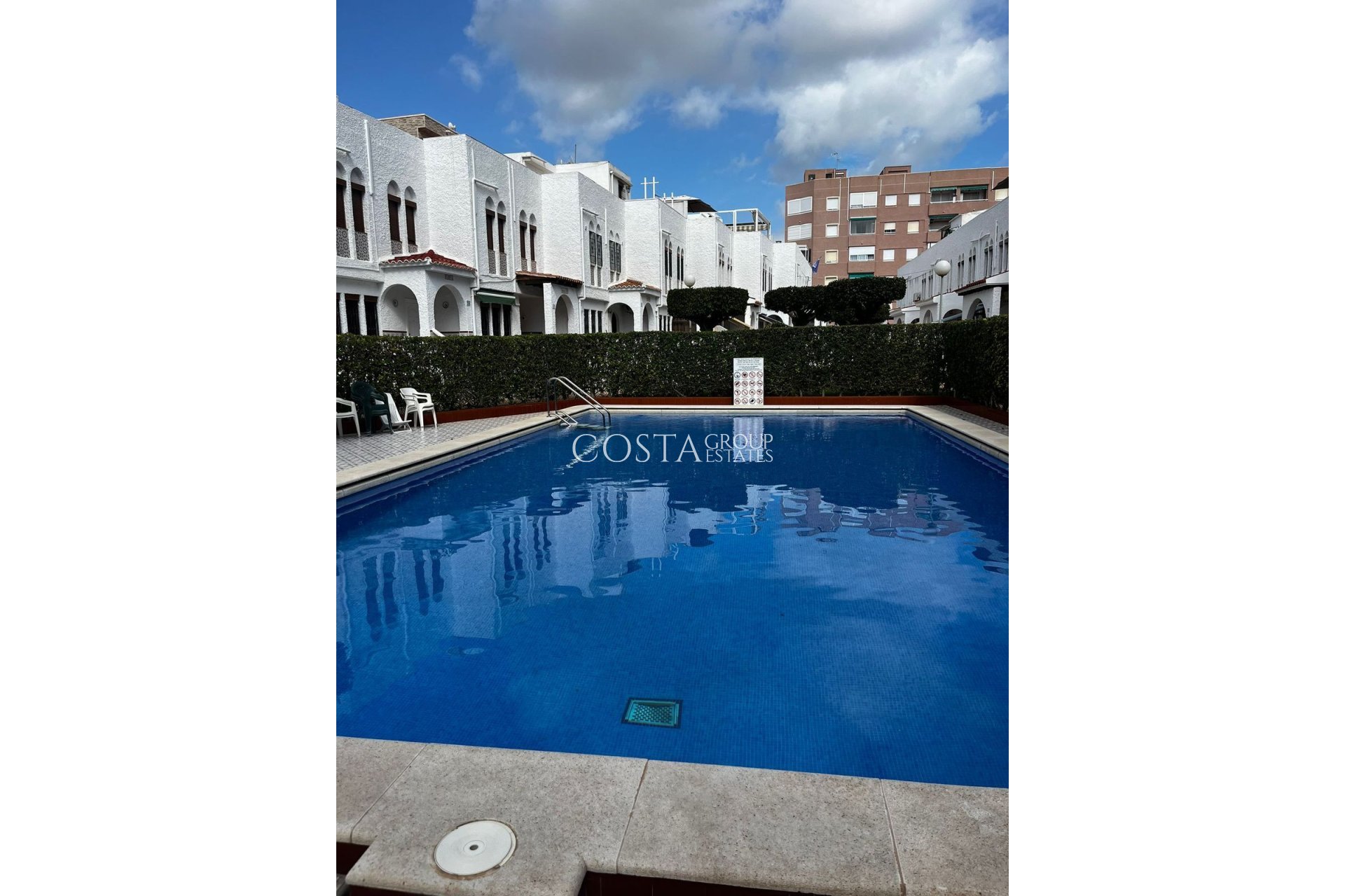 Resale - House -
Torrevieja - La Mata