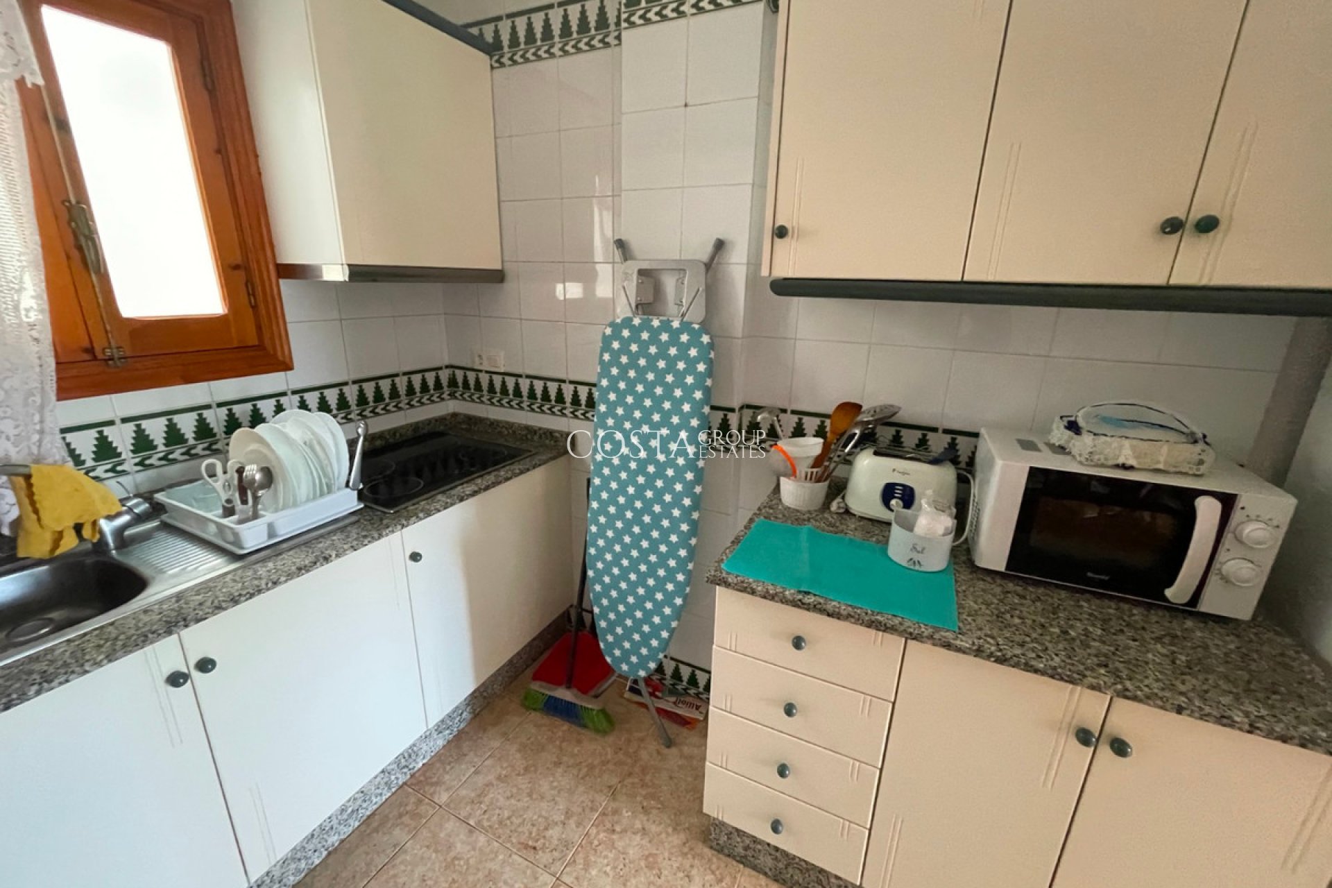 Resale - House -
Torrevieja - La Mata