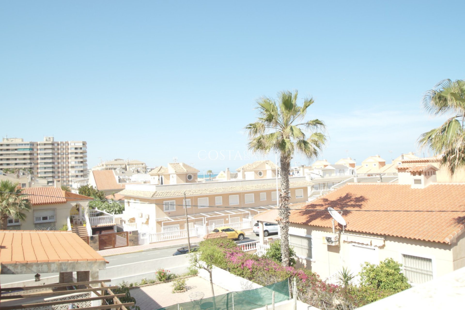 Resale - House -
Torrevieja - La Mata