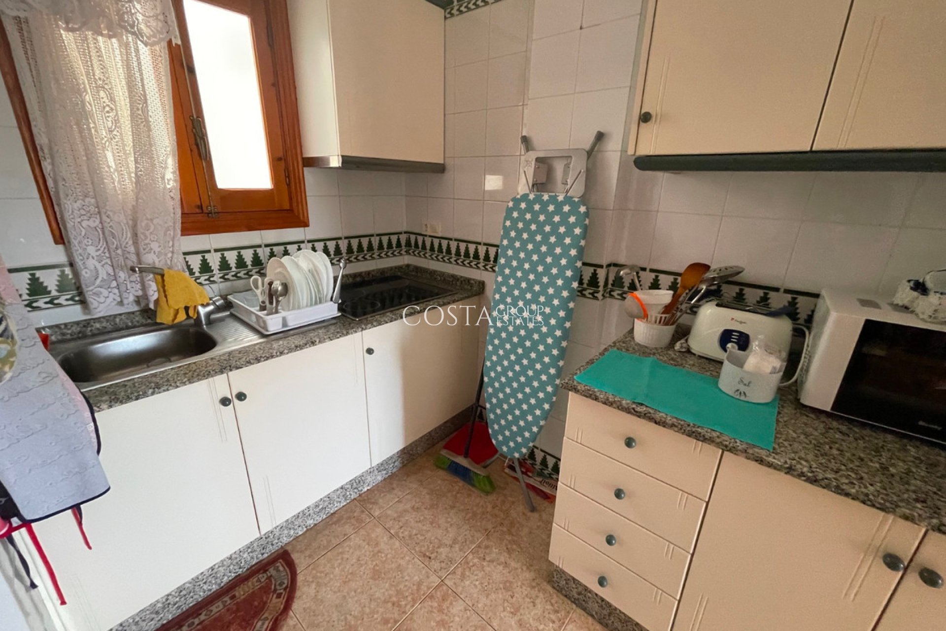 Resale - House -
Torrevieja - La Mata